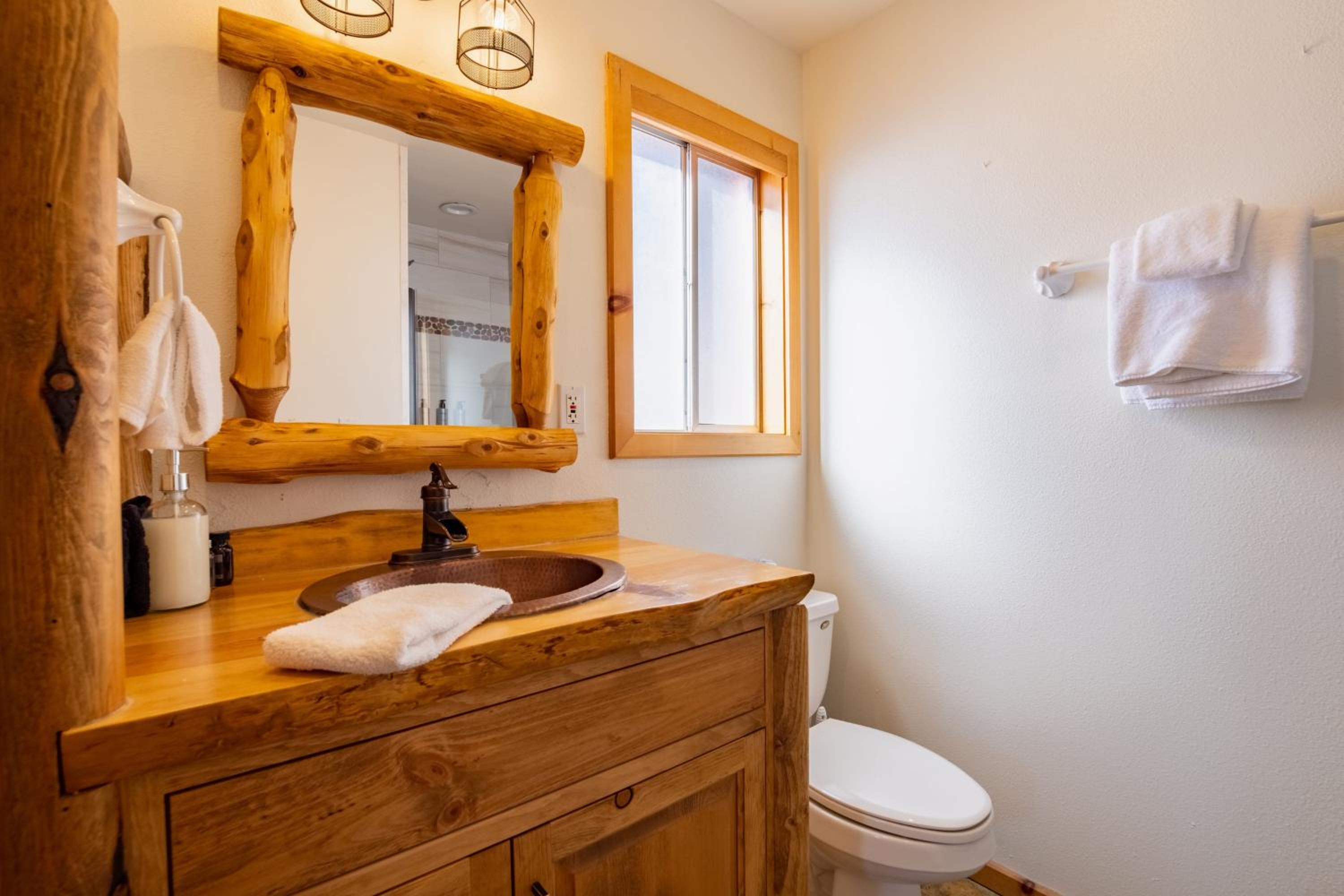 Gorgeous Ski In Ski Out Home w Game Room Hot Tub Clover by AvantStay
