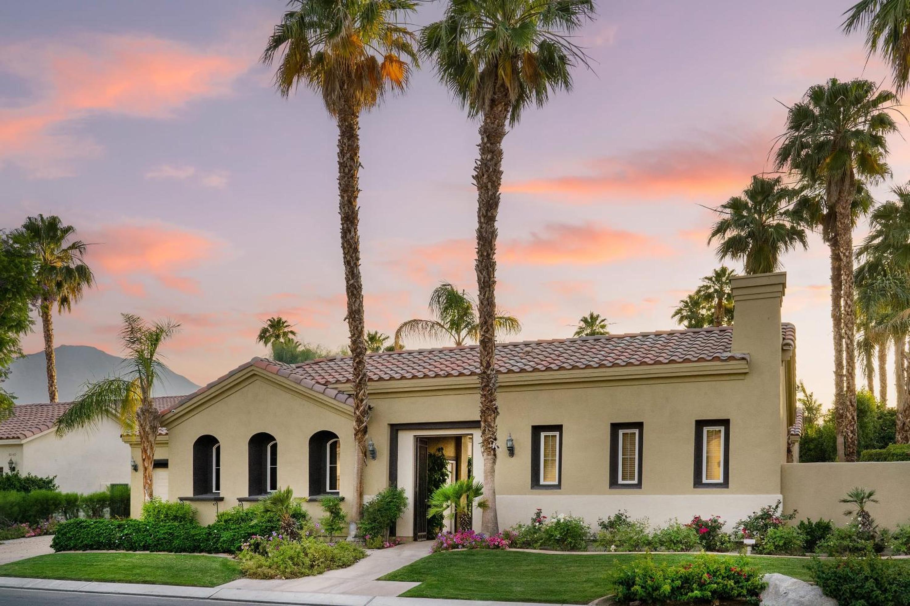 Spacious 5BR Desert Oasis: Pool Hot Tub Fire Pit PGA West Golf Course