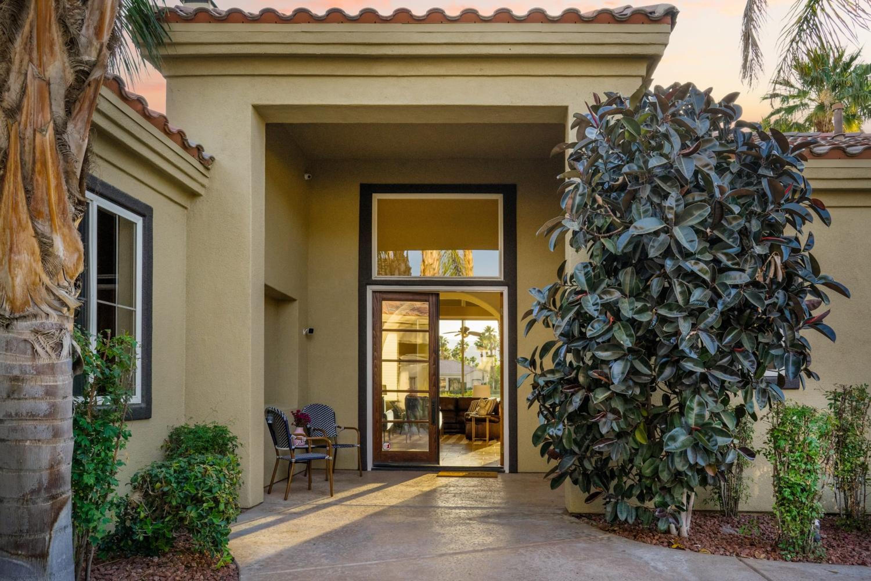 Spacious 5BR Desert Oasis: Pool Hot Tub Fire Pit PGA West Golf Course