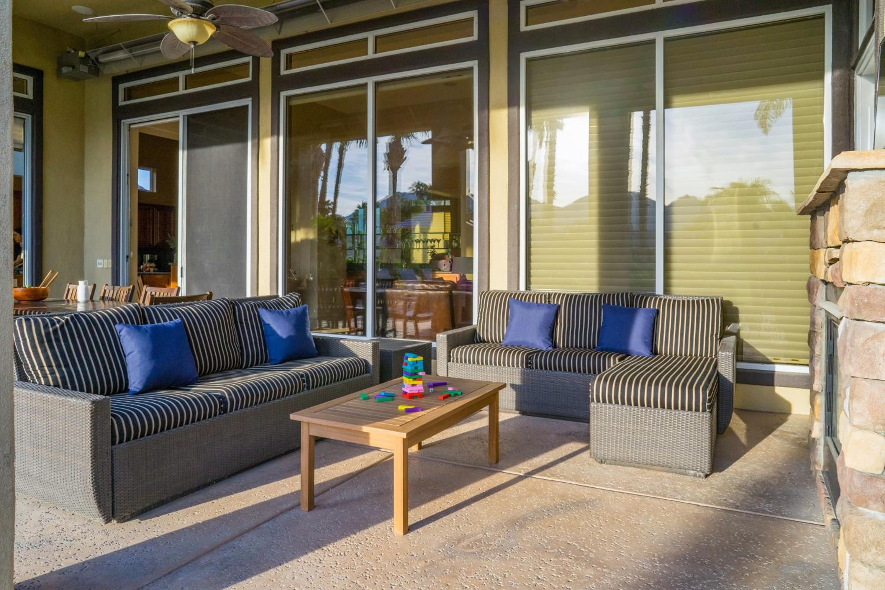Spacious 5BR Desert Oasis: Pool Hot Tub Fire Pit PGA West Golf Course