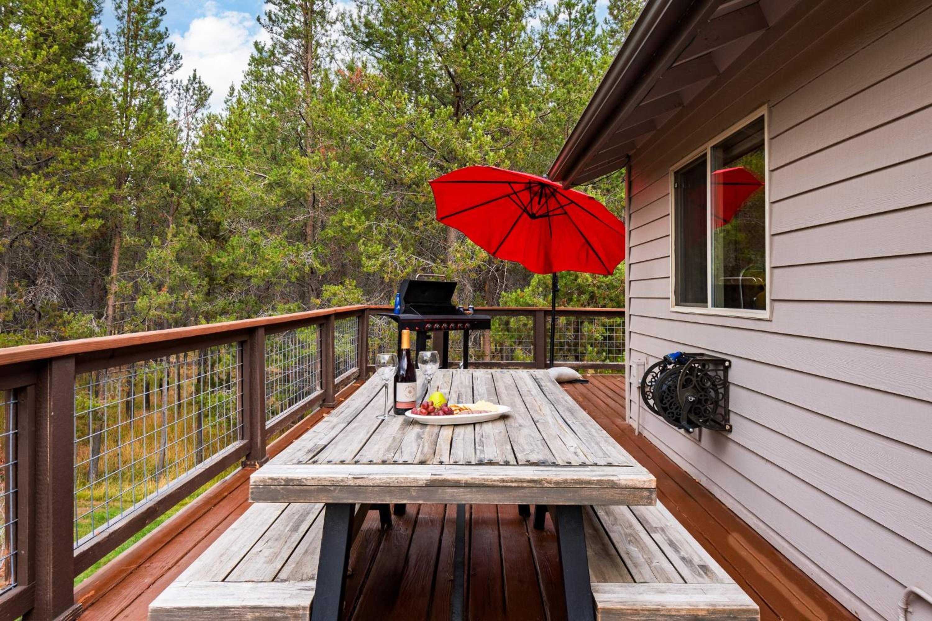 Private Boat Ramp Access Hot Tub Fire Pit Deck River Meadows by AvantStay