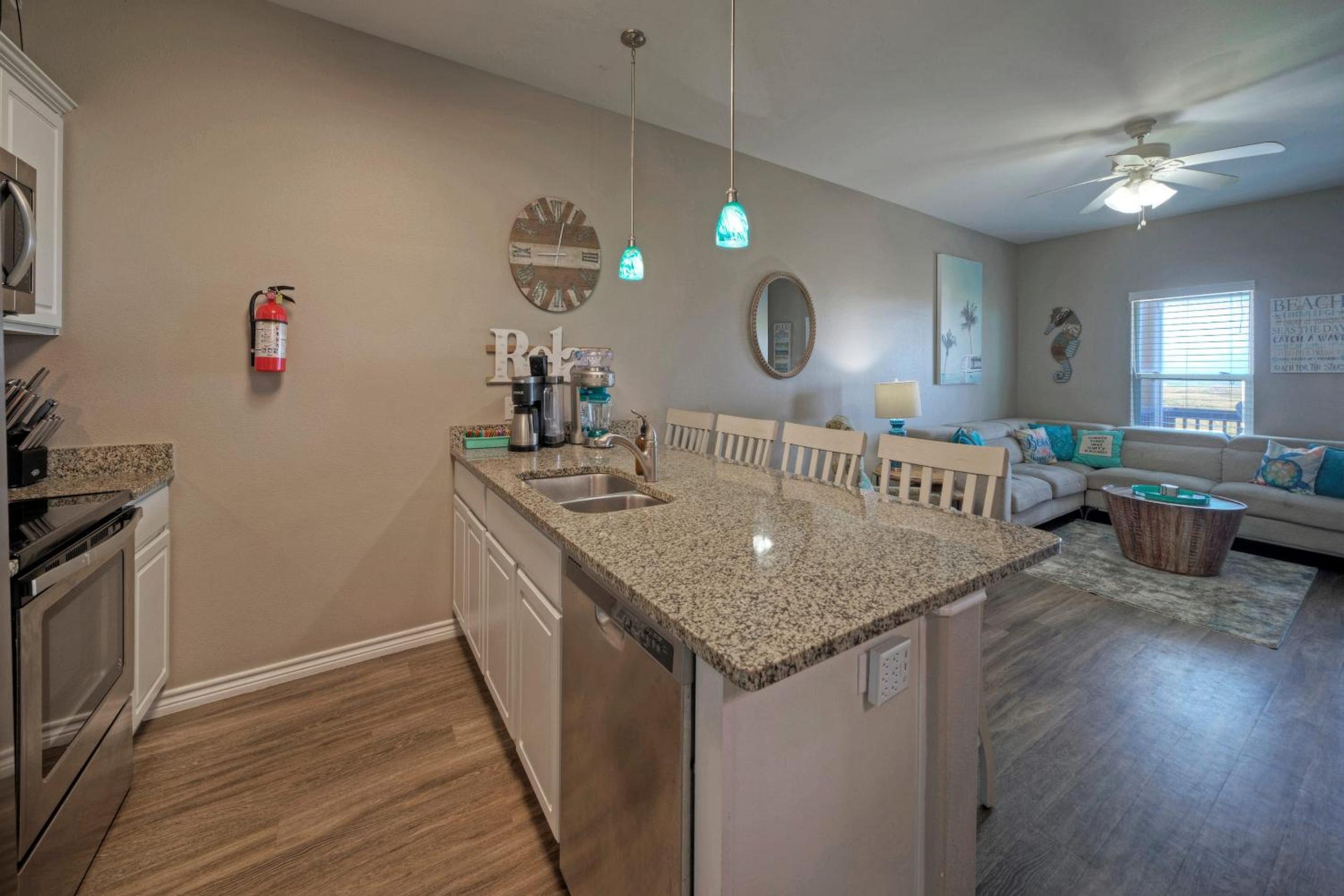 The Beautiful Place by AvantStay Mins to Beach Family-Friendly Pool
