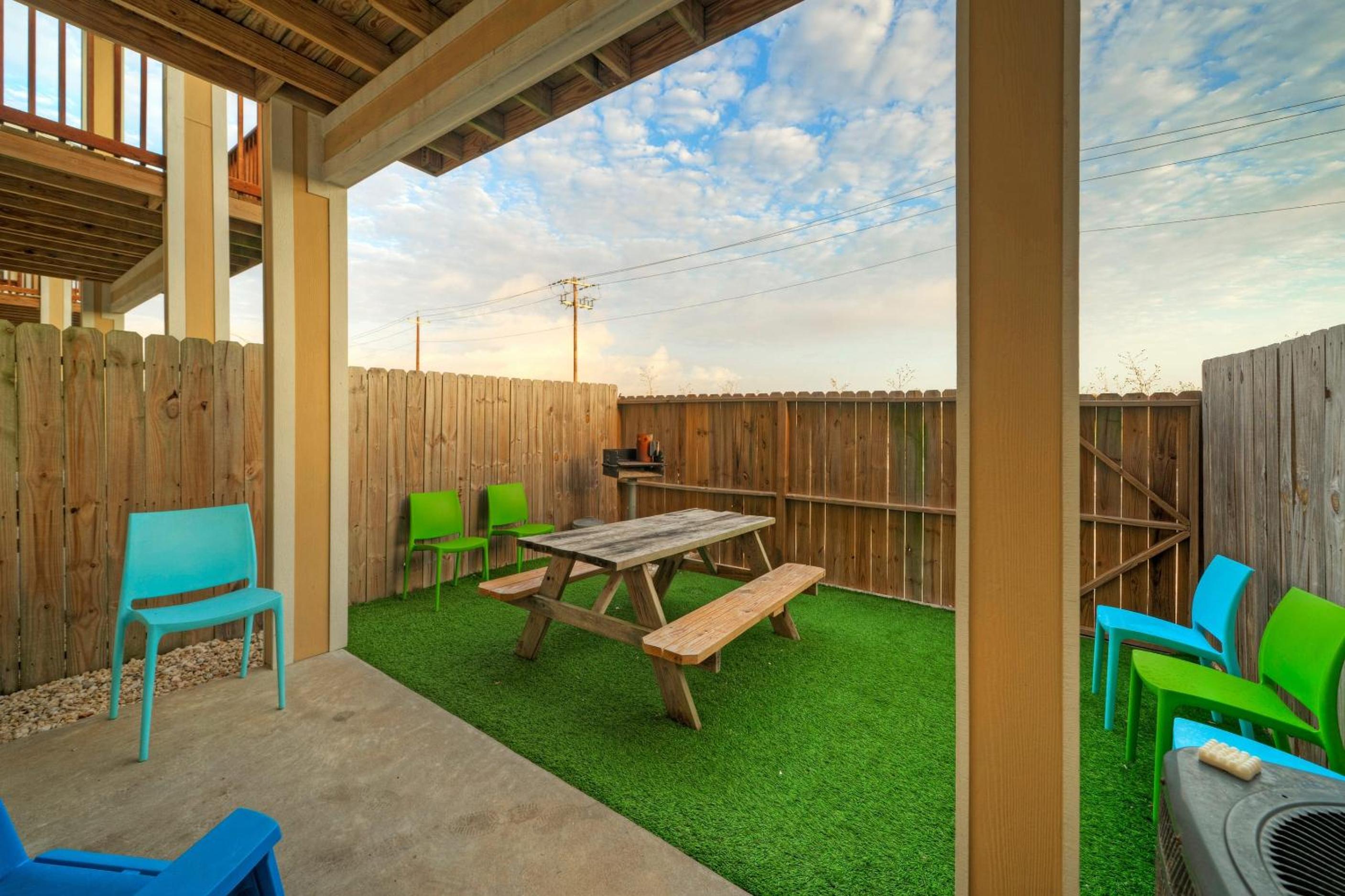 The Beautiful Place by AvantStay Mins to Beach Family-Friendly Pool