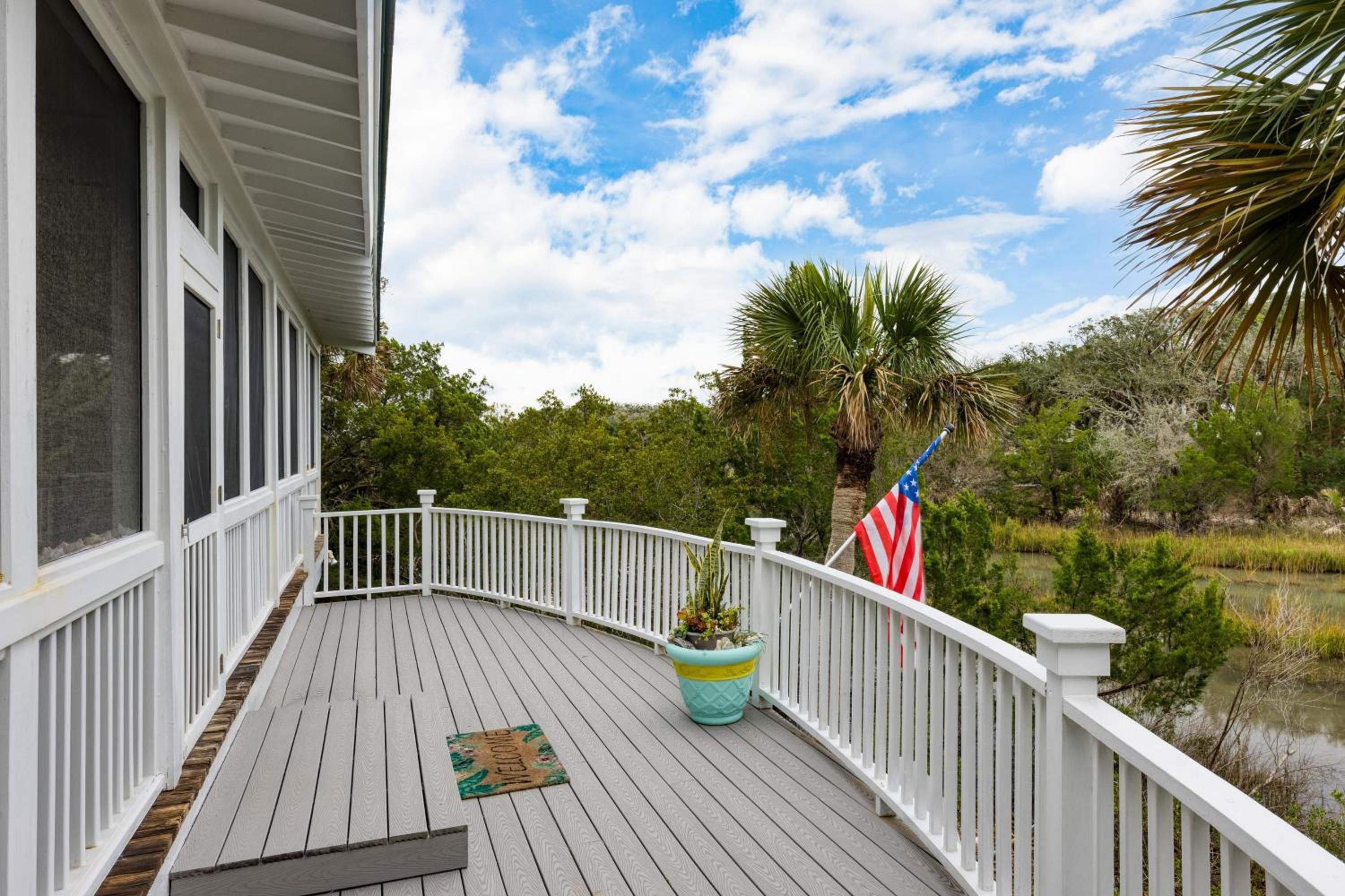 Seaclusion by AvantStay Walk to the Beach