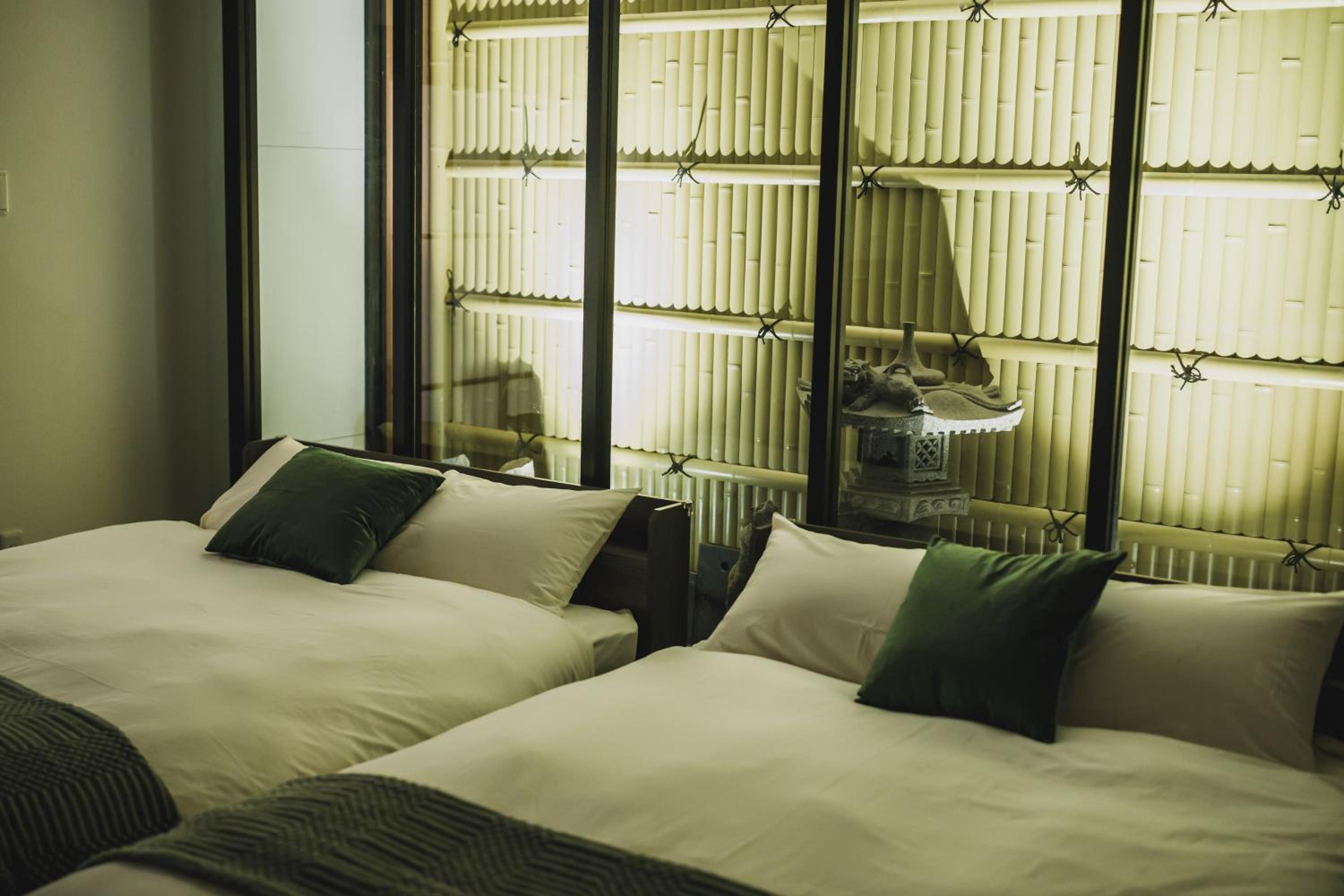 R Residence 天下茶屋 IV