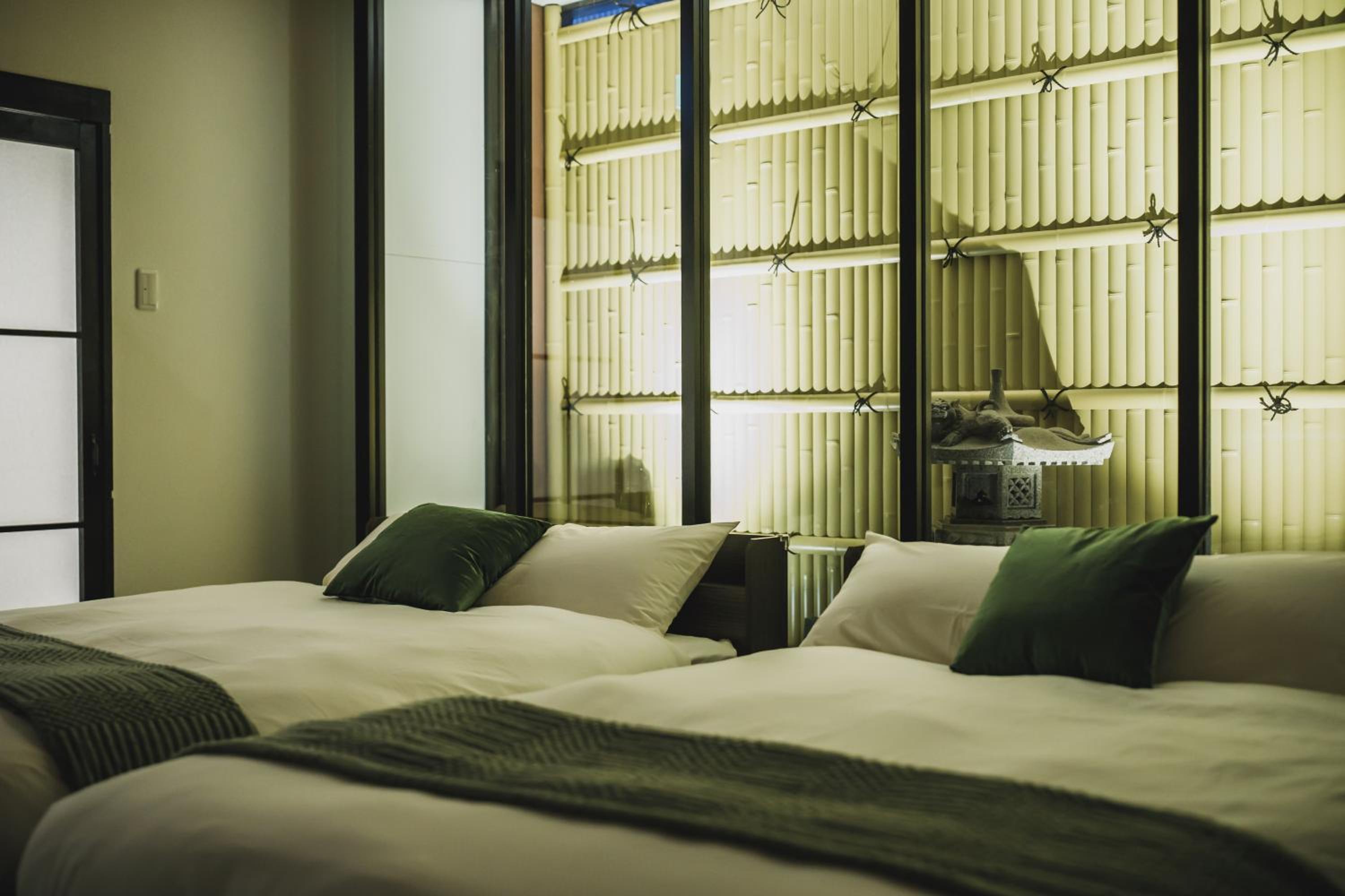 R Residence 天下茶屋 IV