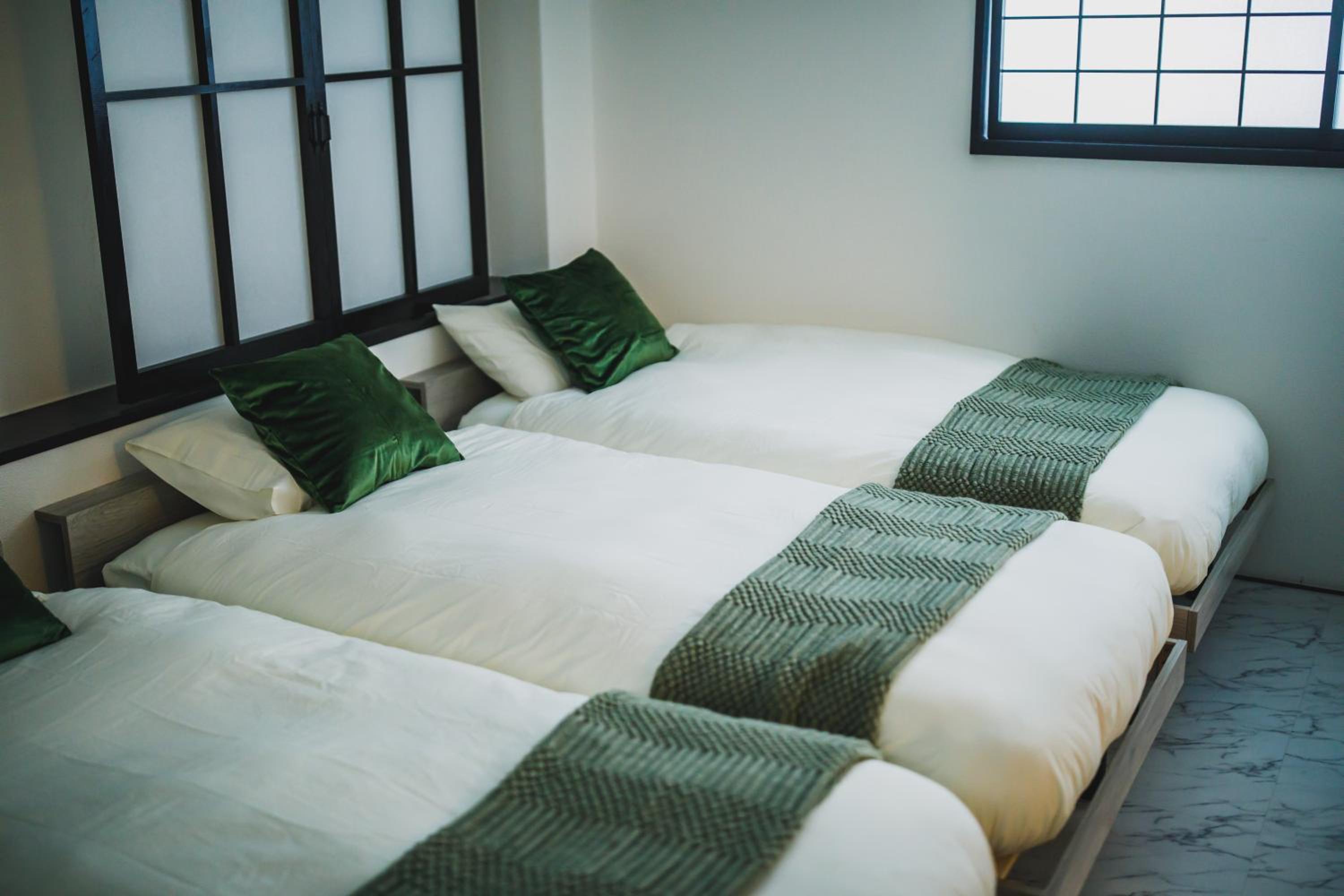 R Residence 天下茶屋 IV