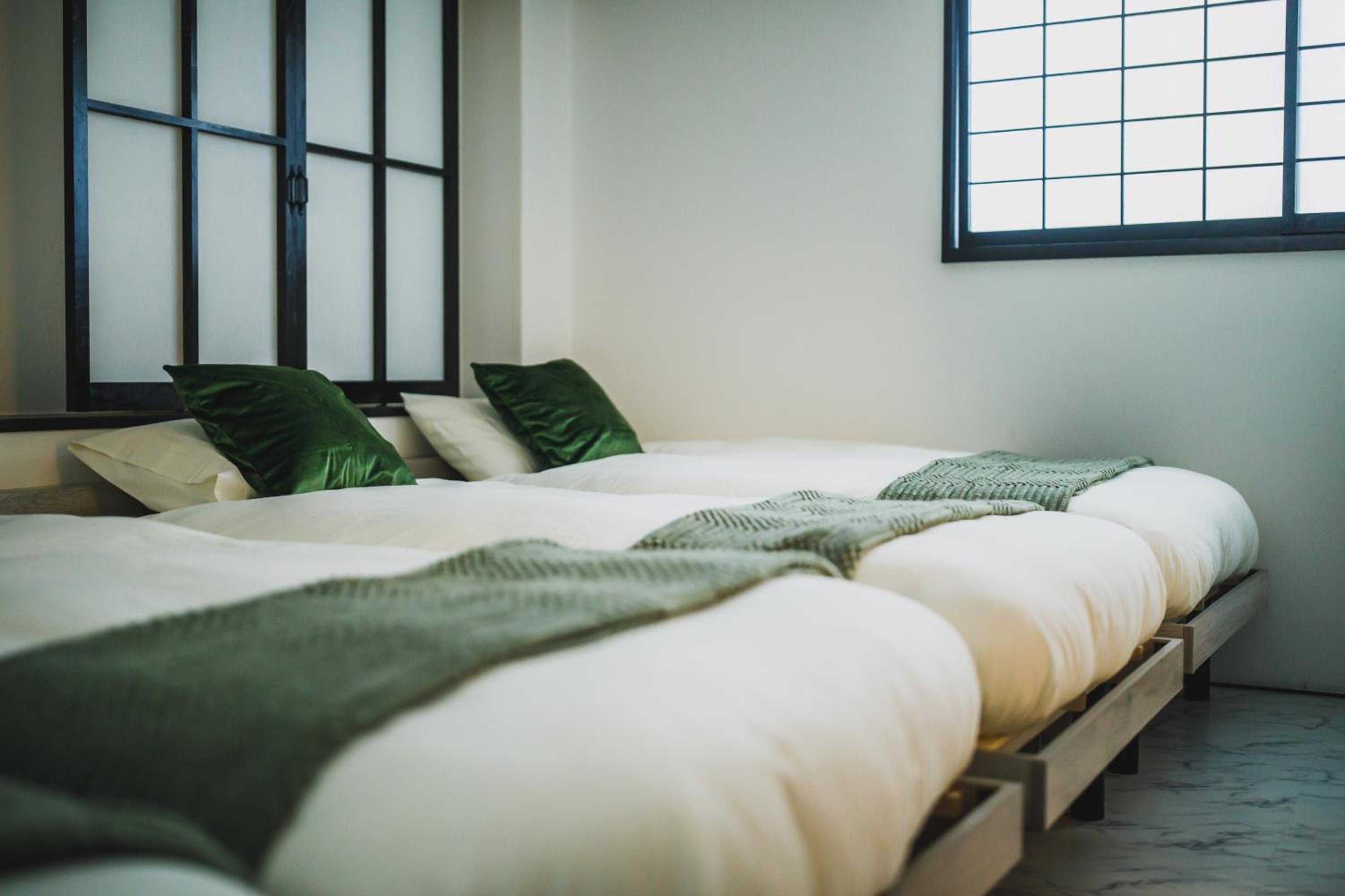 R Residence 天下茶屋 IV
