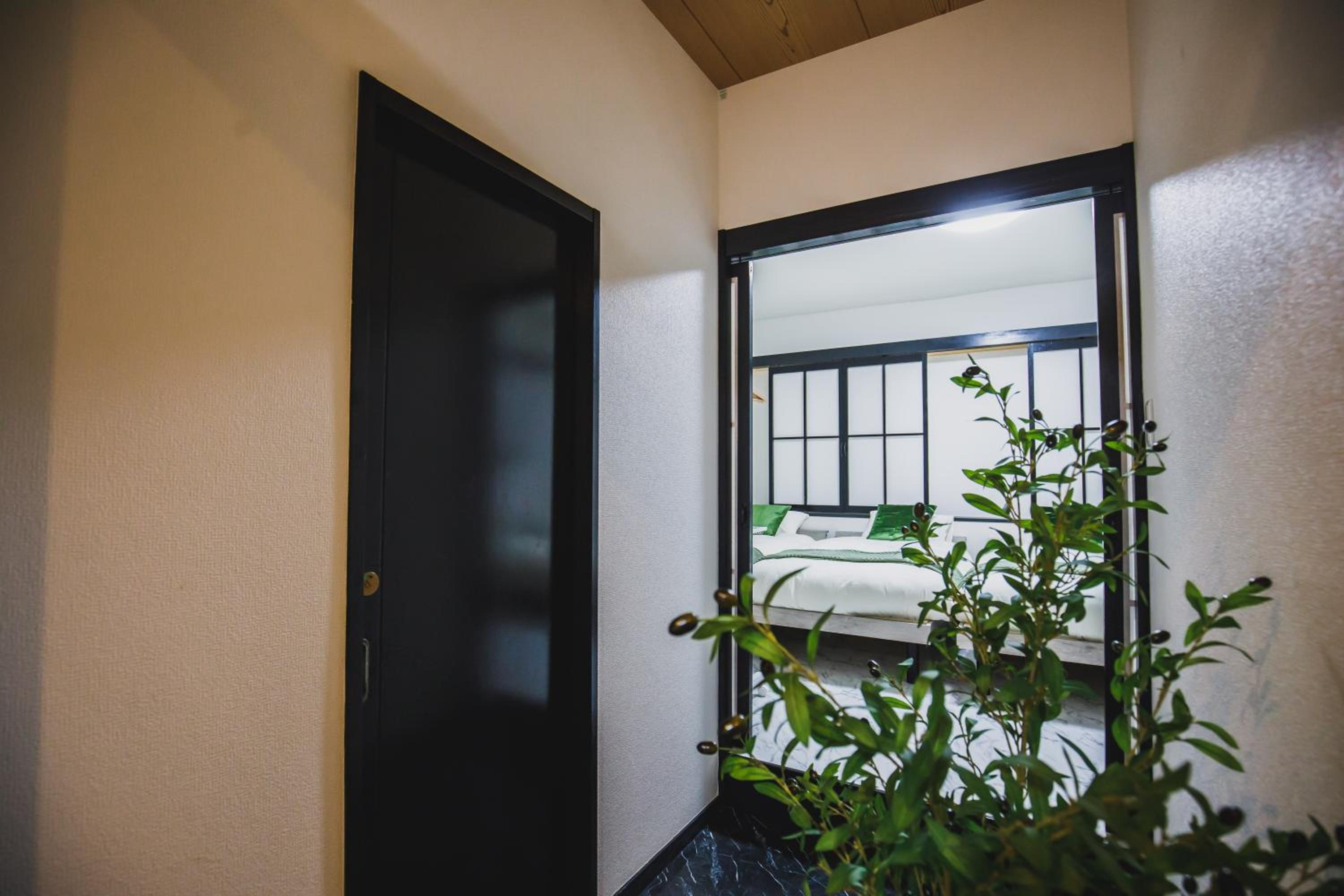 R Residence 天下茶屋 IV
