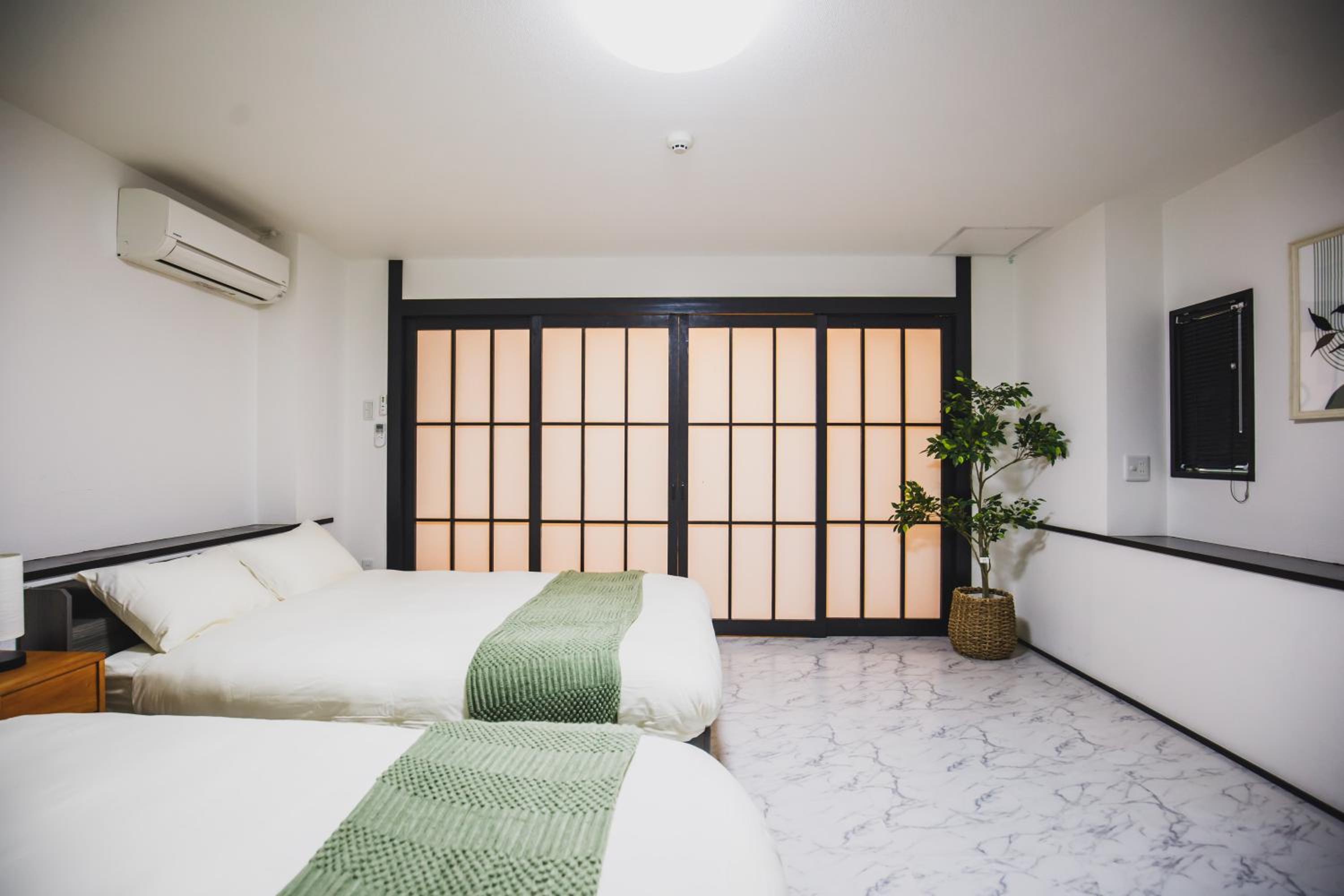 R Residence 天下茶屋 IV
