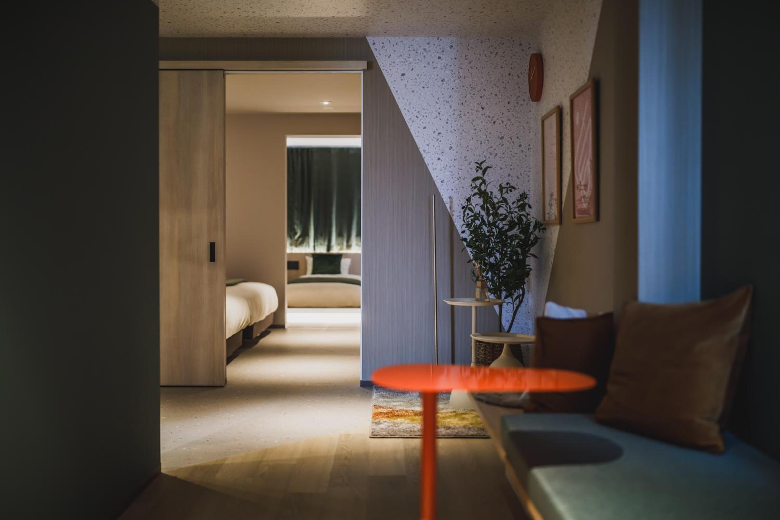 R Residence 天下茶屋 IV
