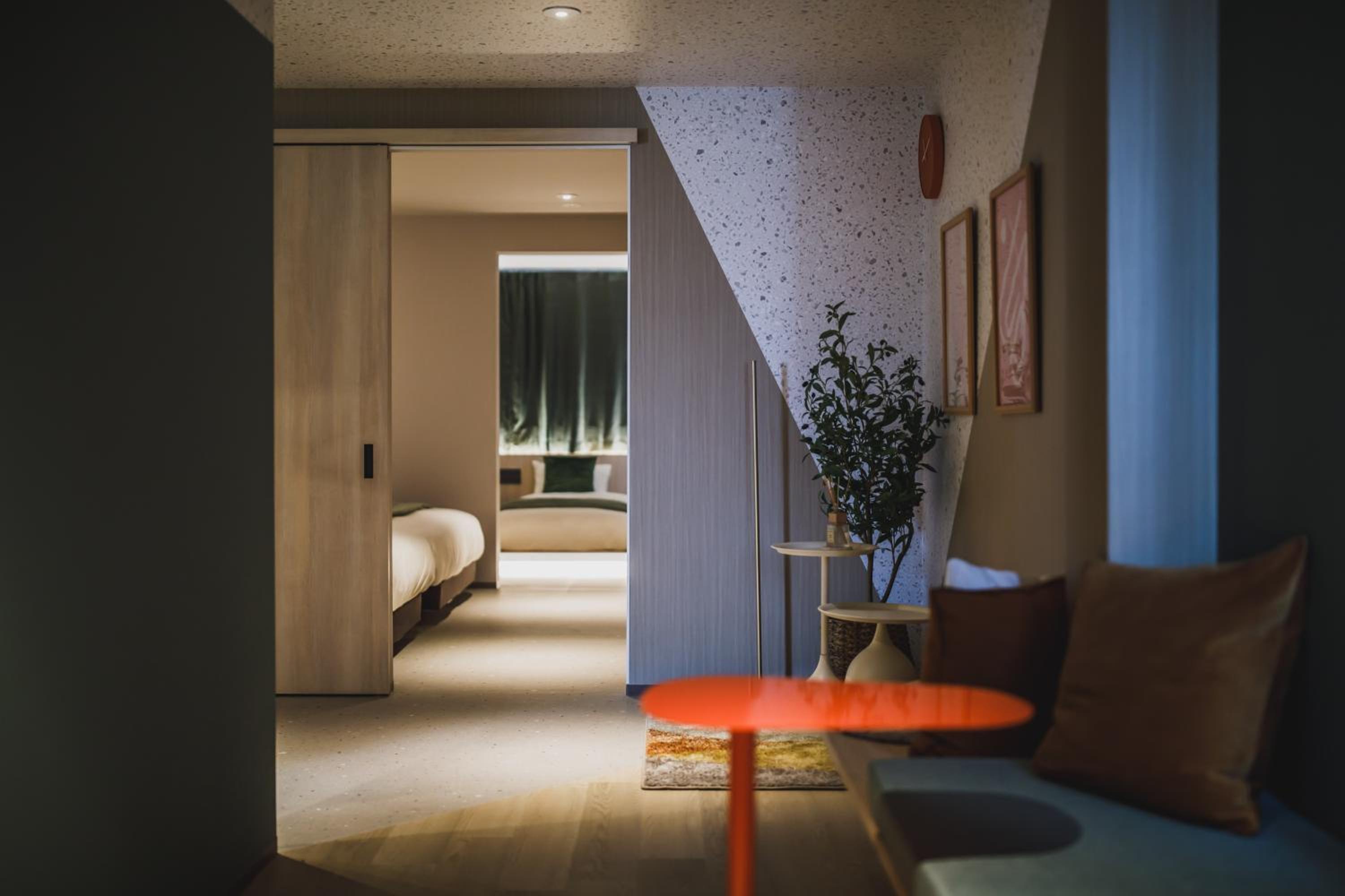 R Residence 天下茶屋 IV