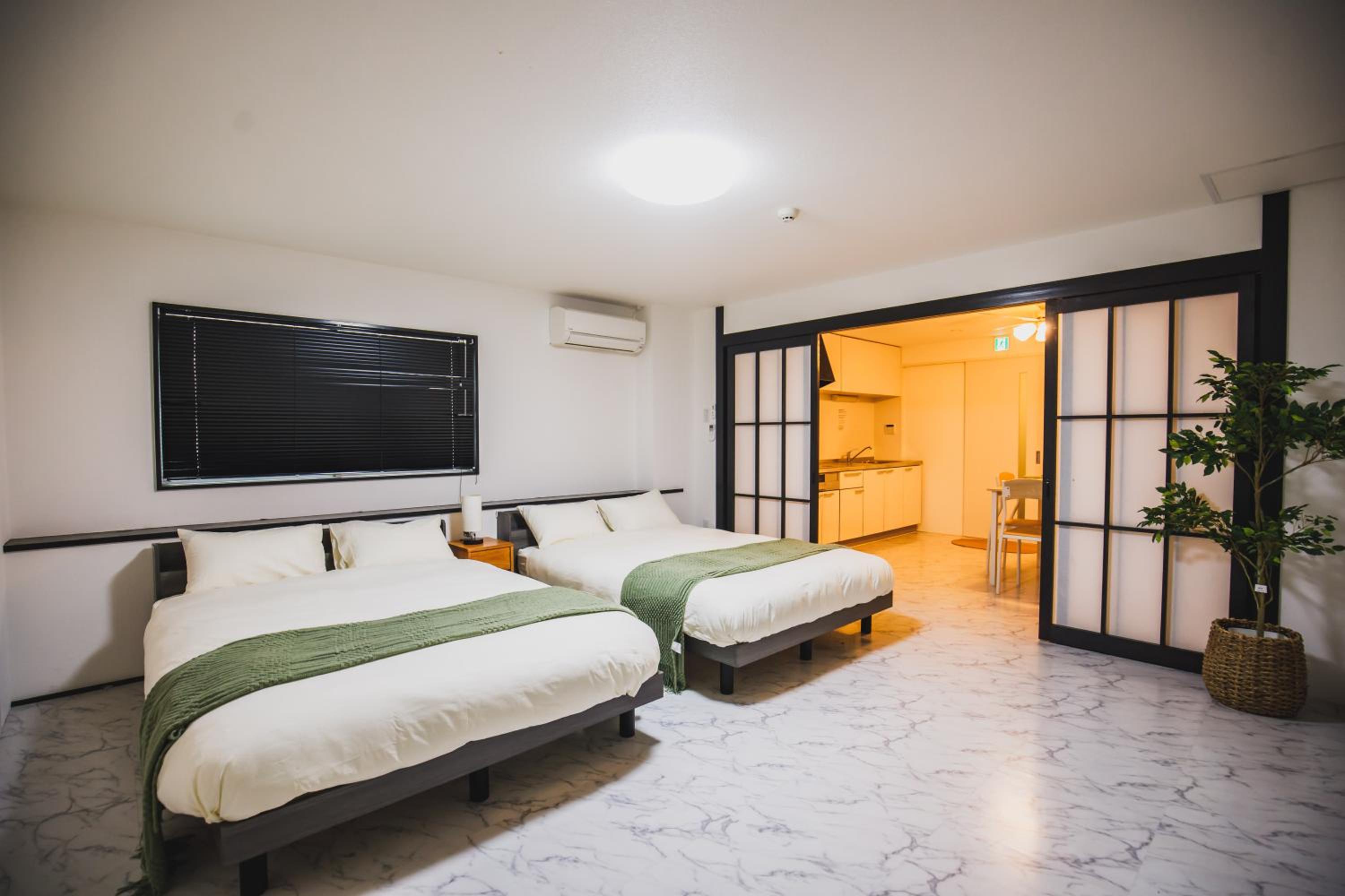 R Residence 天下茶屋 IV
