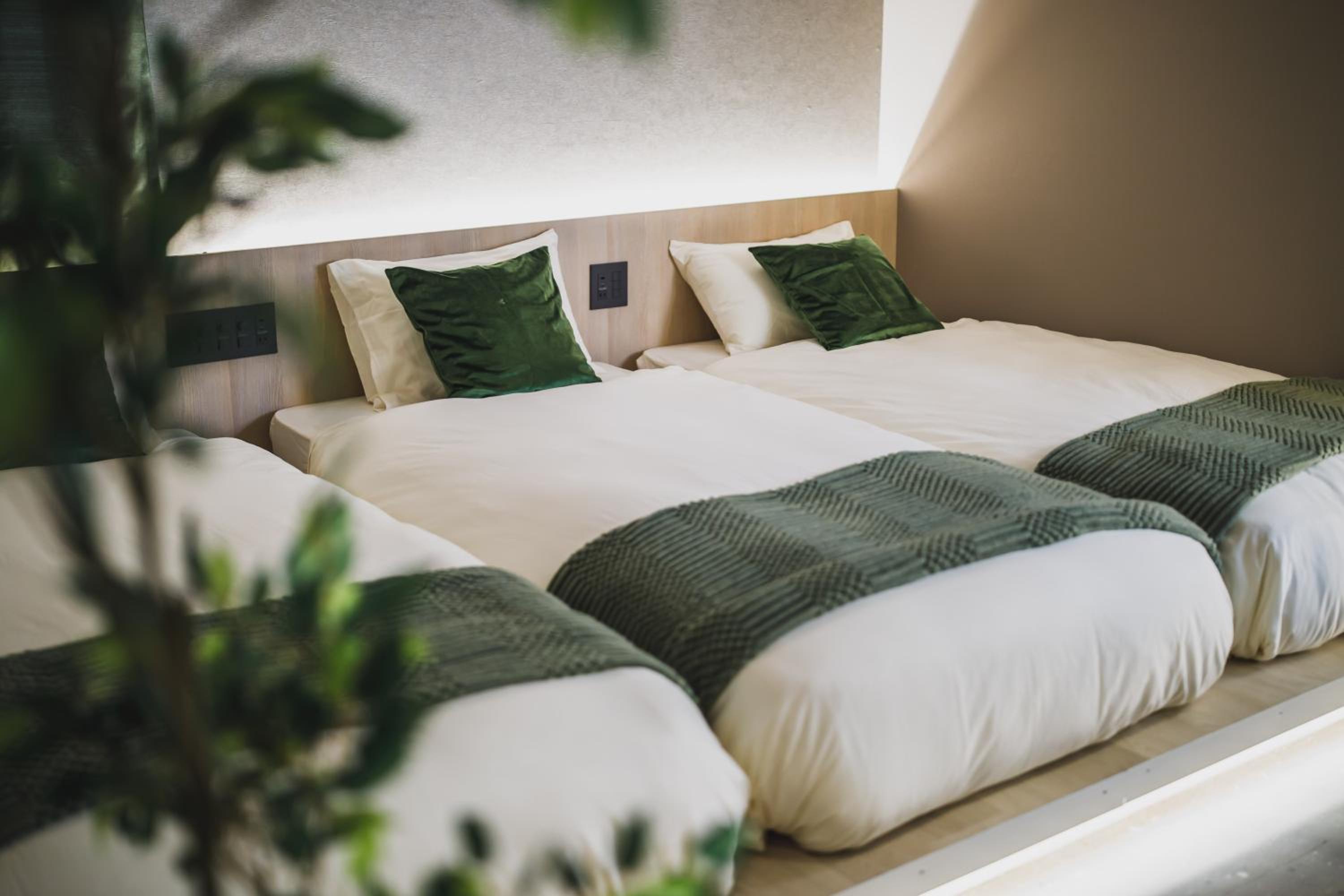 R Residence 天下茶屋 IV
