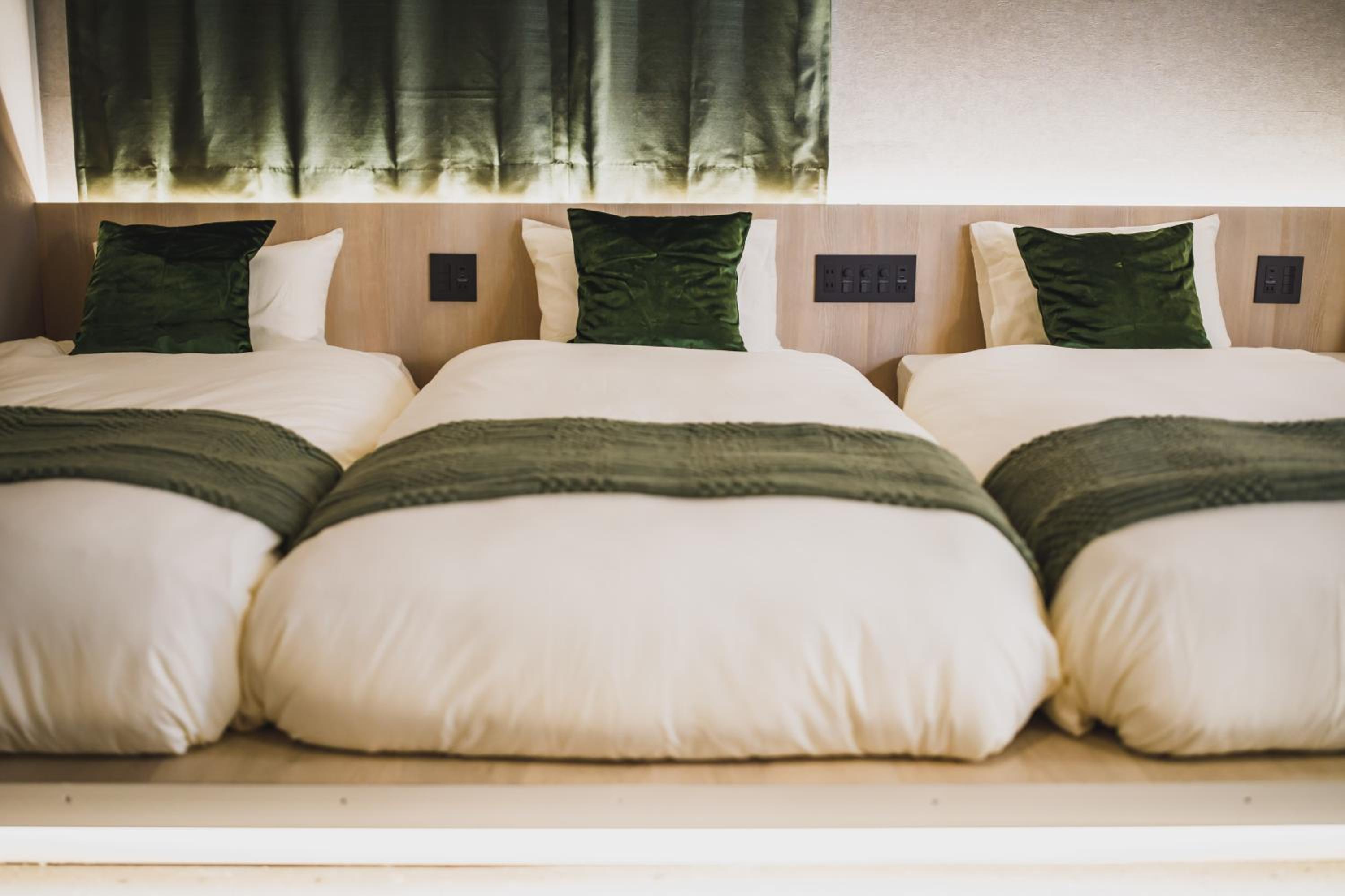 R Residence 天下茶屋 IV
