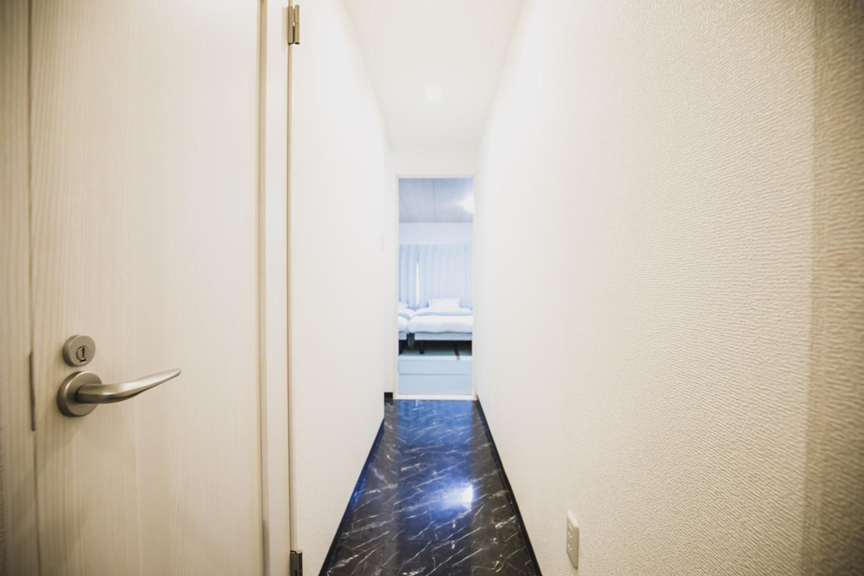 R Residence 天下茶屋 IV