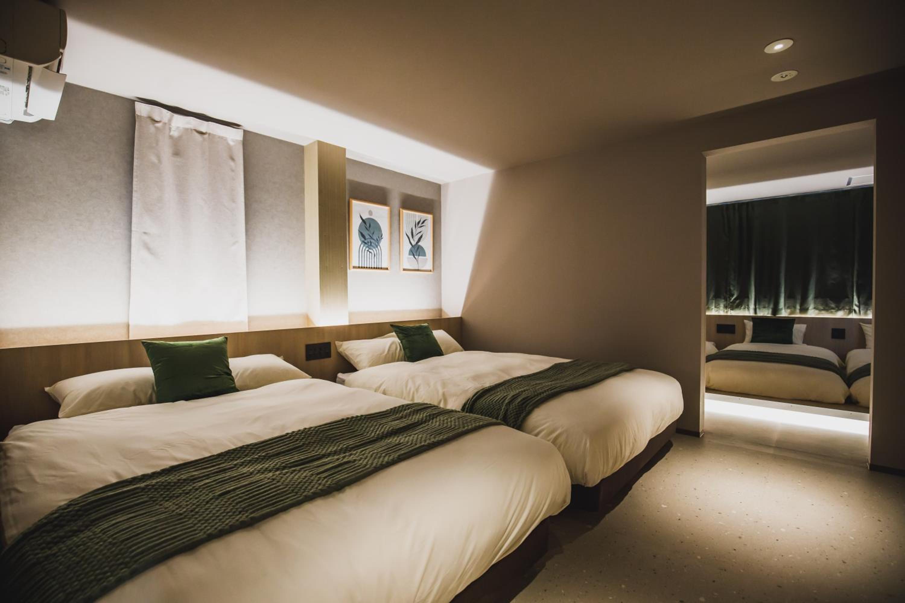 R Residence 天下茶屋 IV