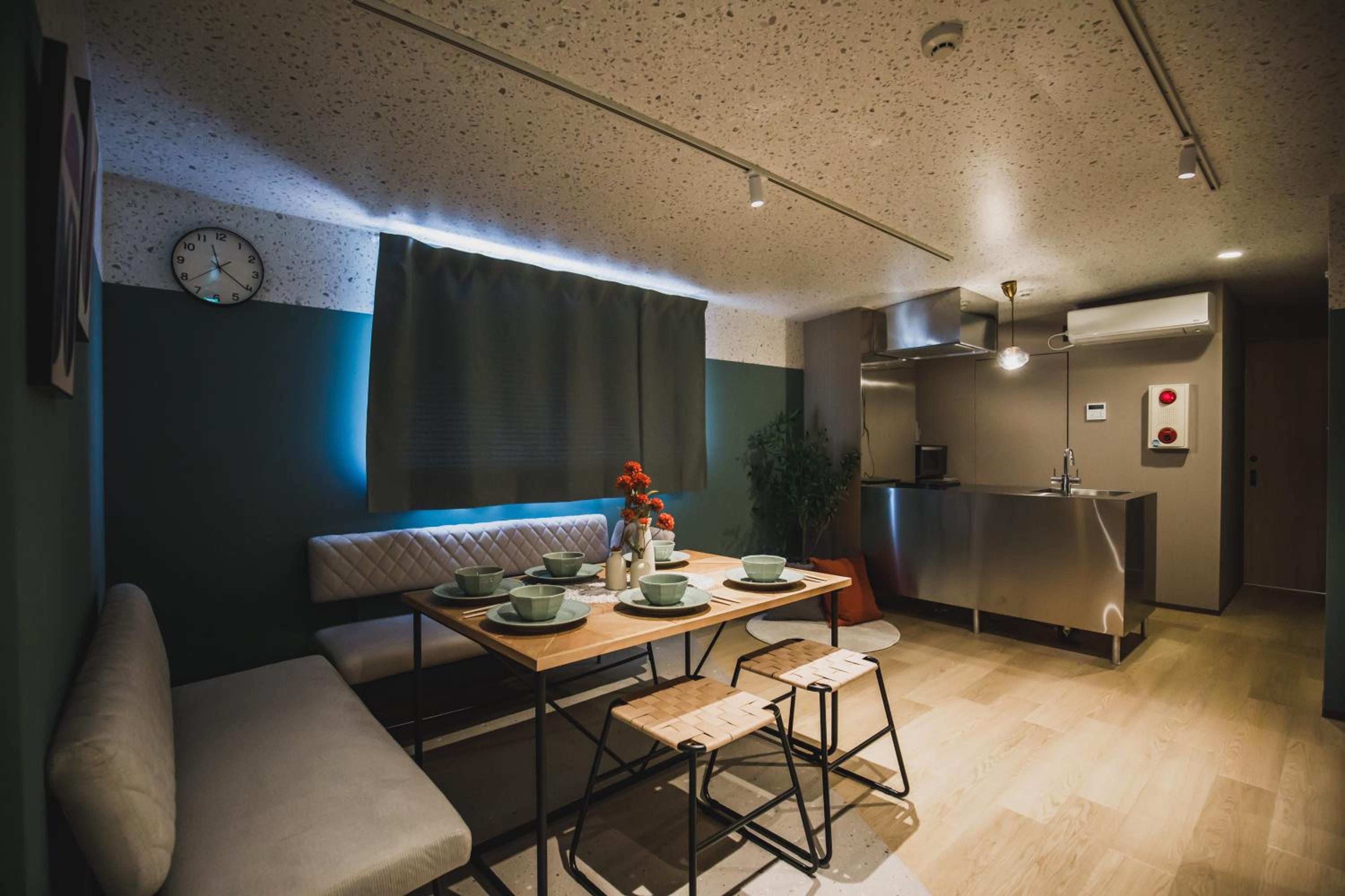 R Residence 天下茶屋 IV