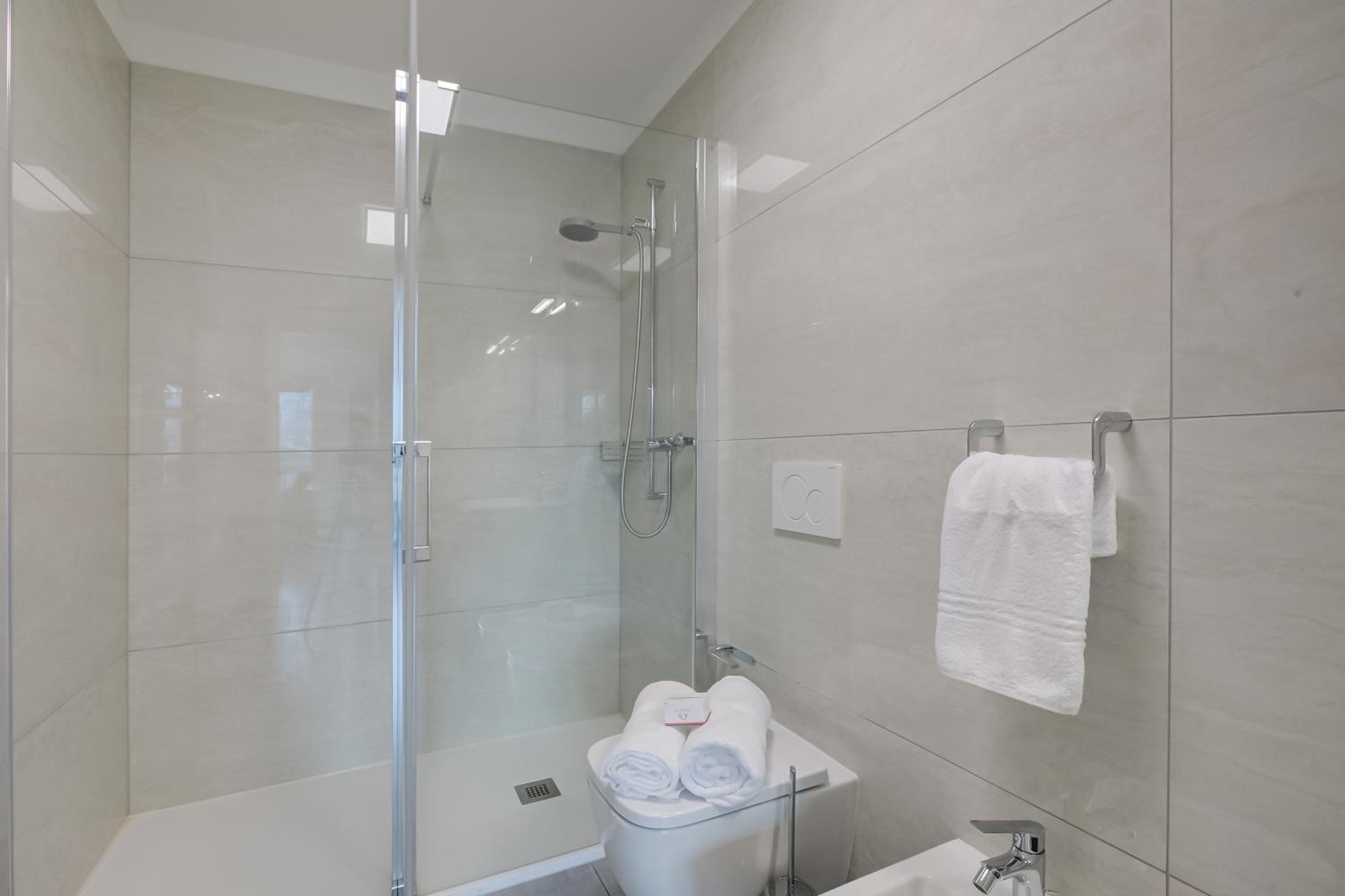 Melano Lab Park Apartments - Happy Rentals