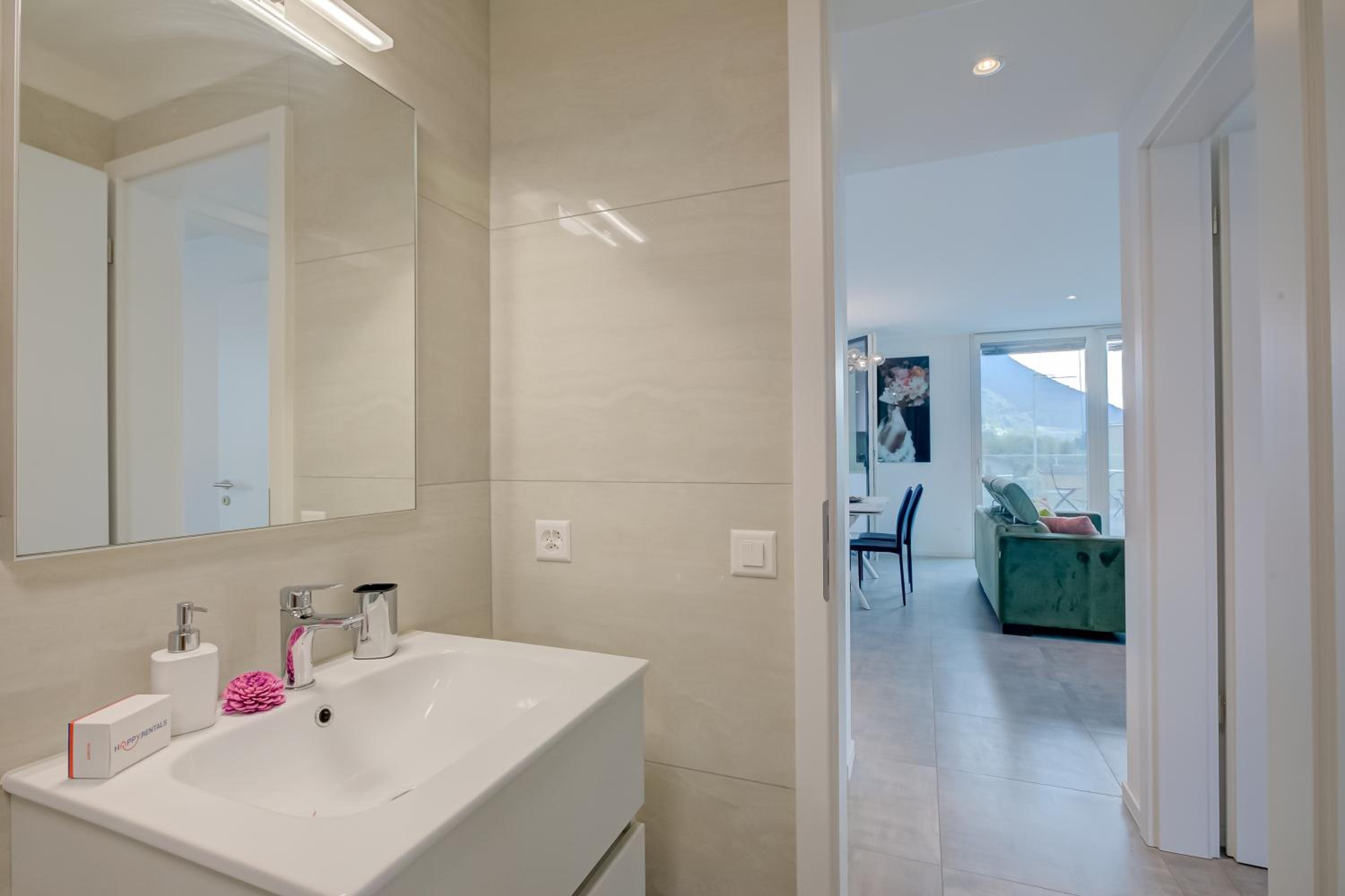 Melano Lab Park Apartments - Happy Rentals