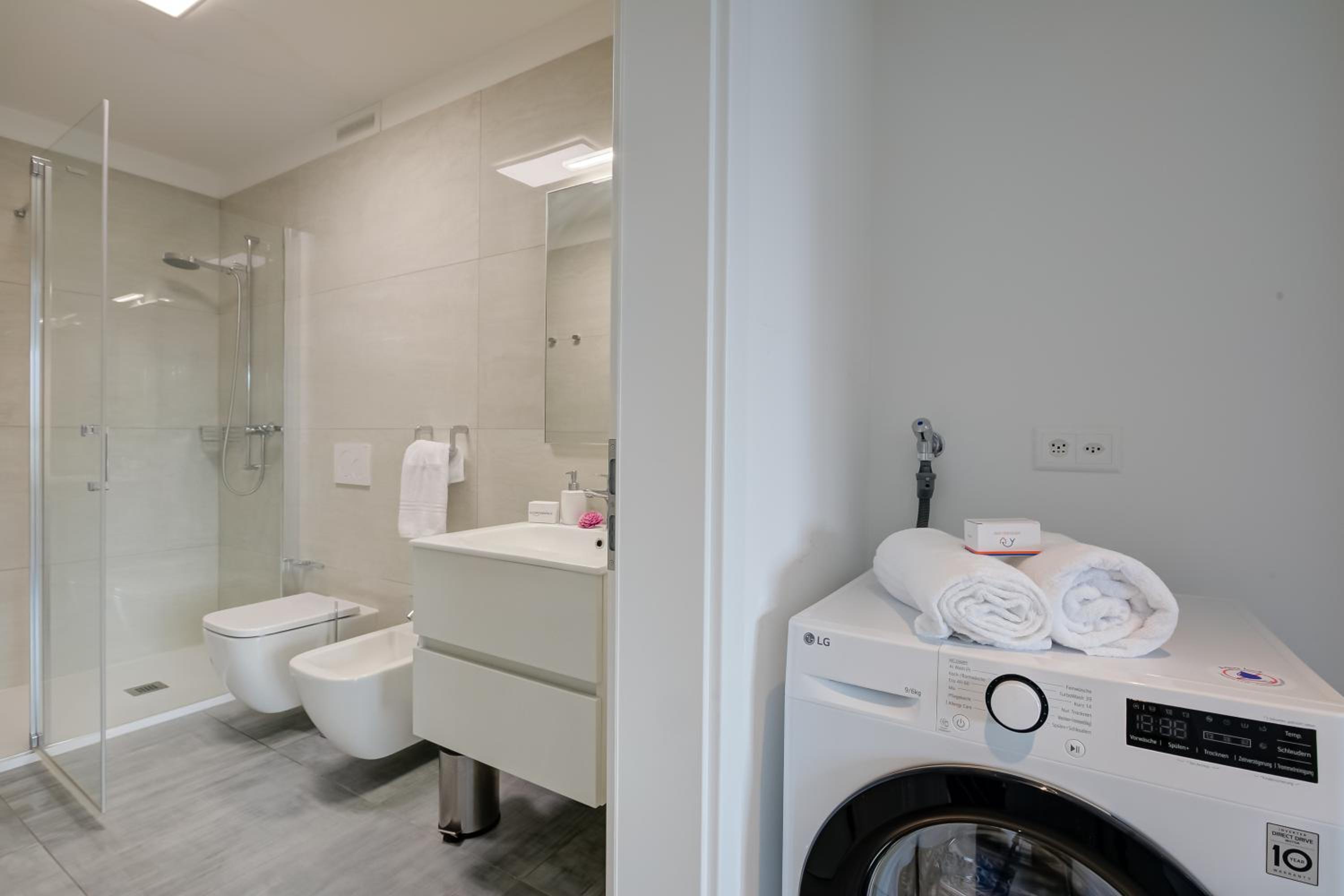 Melano Lab Park Apartments - Happy Rentals