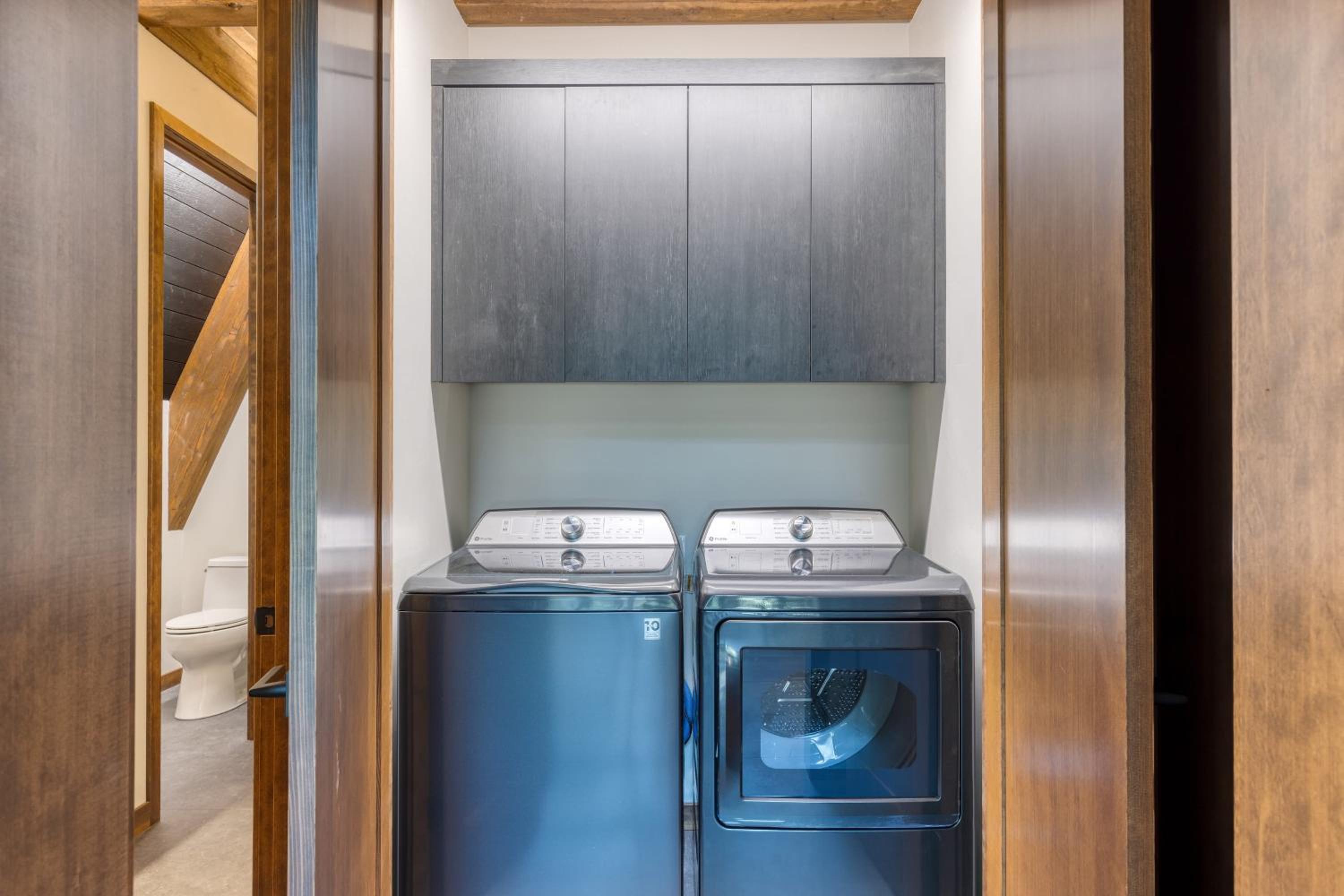 Newly Built • Sauna • Hot Tub • Cold Punge Lazy River Glamp-House by AvantStay