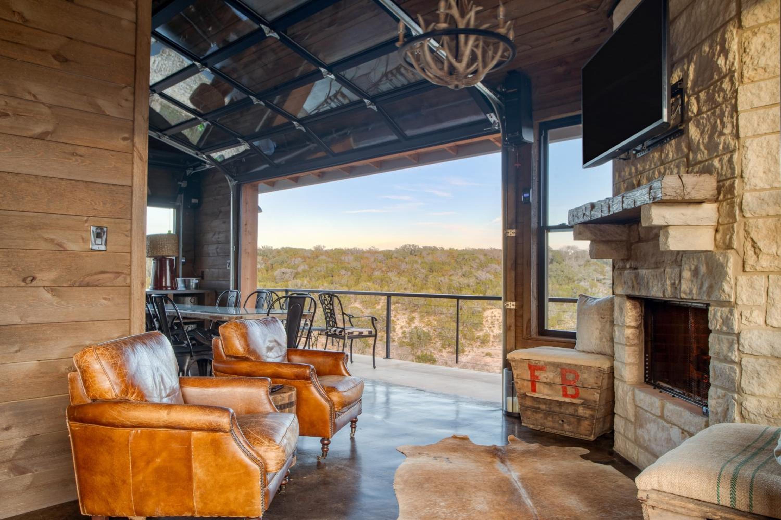 Sotol by AvantStay Direct River Access Views