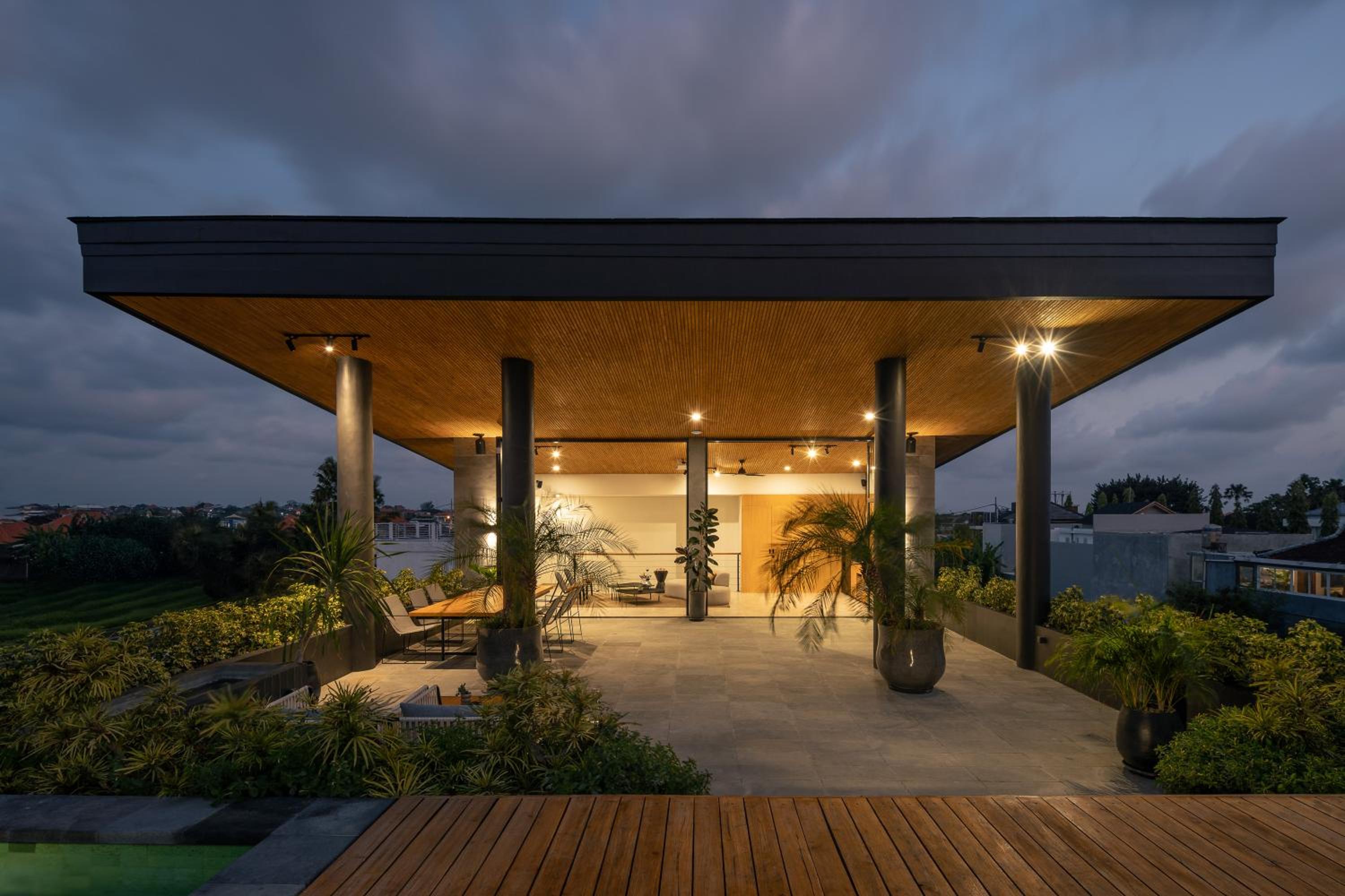 Hotel OASI House Canggu Managed by Nagisa Bali - Image 1