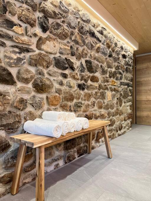 Hidden Retreats 1466 Edition