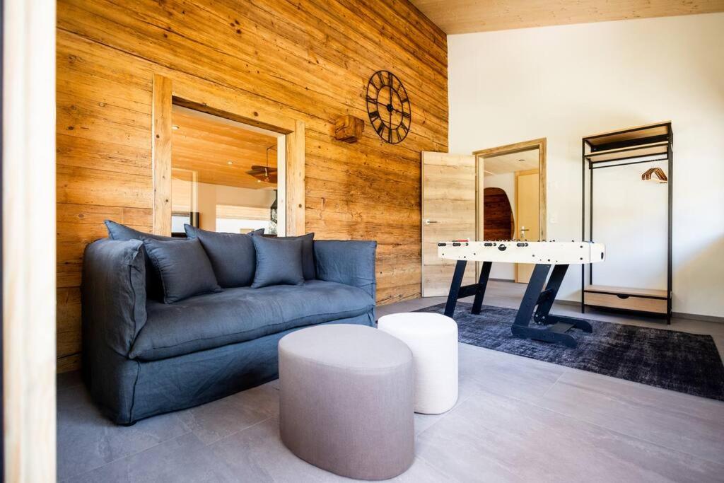 Hidden Retreats 1466 Edition