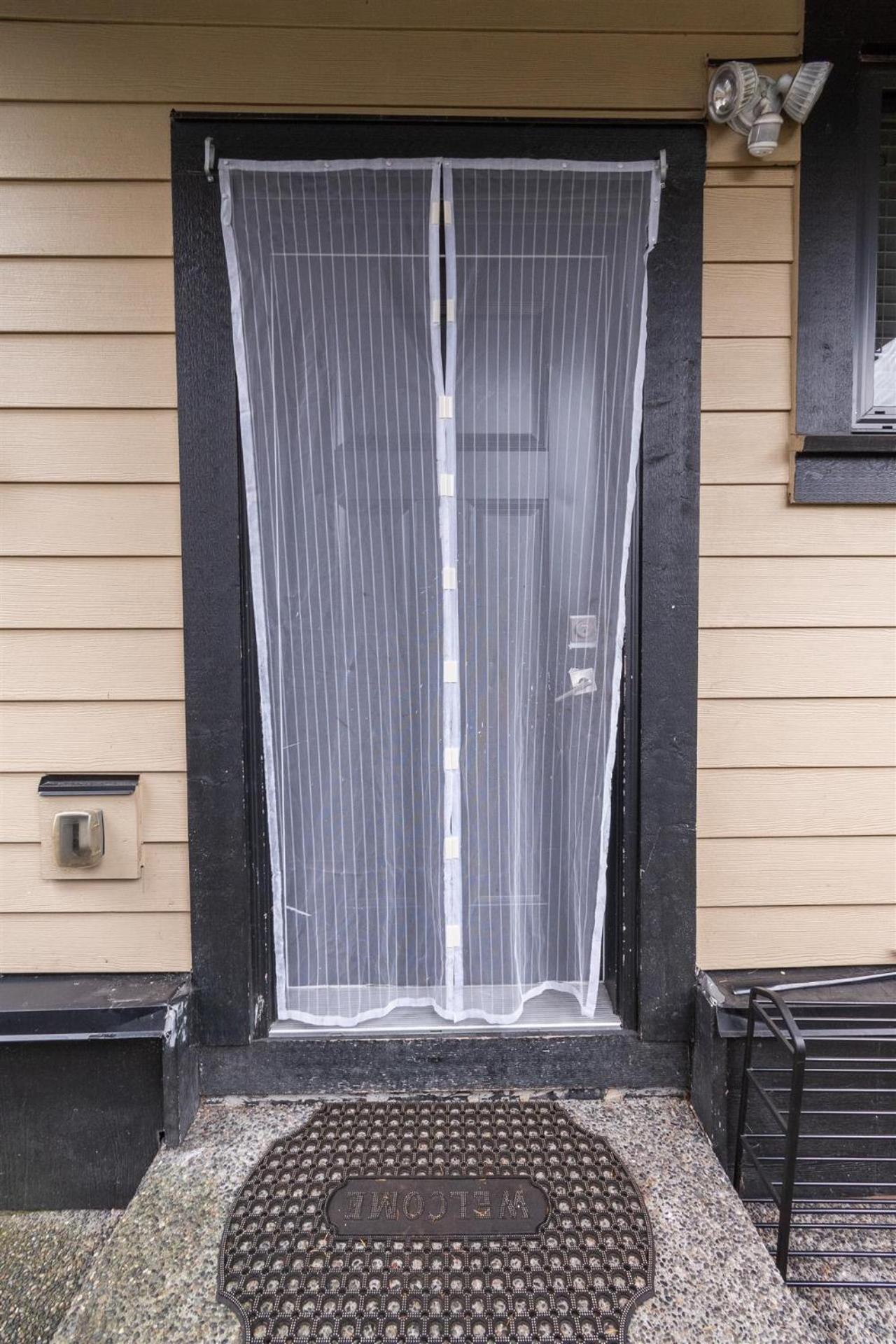 Peaceful 2 Bedroom Suite that sleeps 4 with Free Wifi ,Free parking,easily accessible to Downtown Vancouver