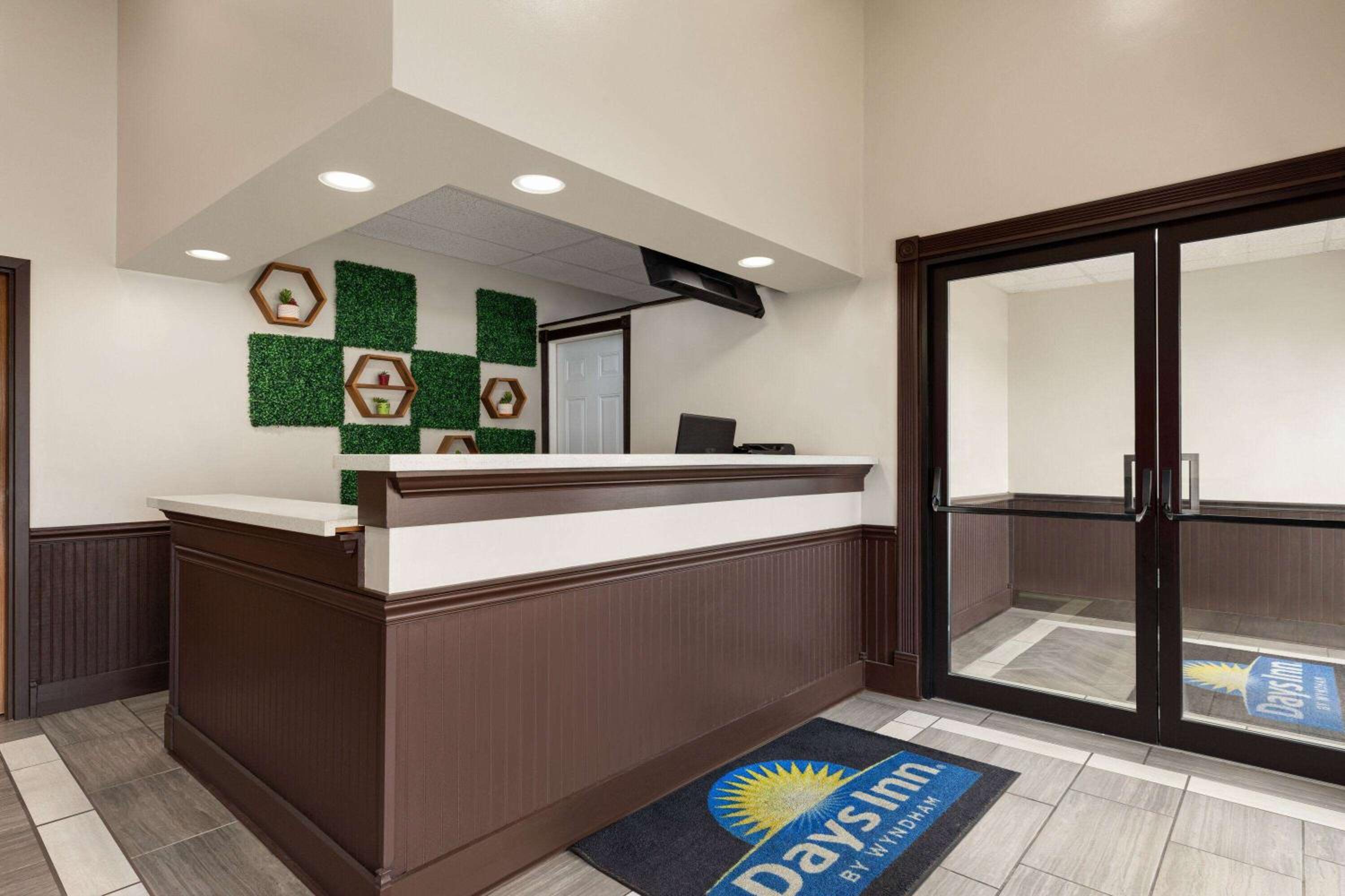 Days Inn by Wyndham Hillsboro