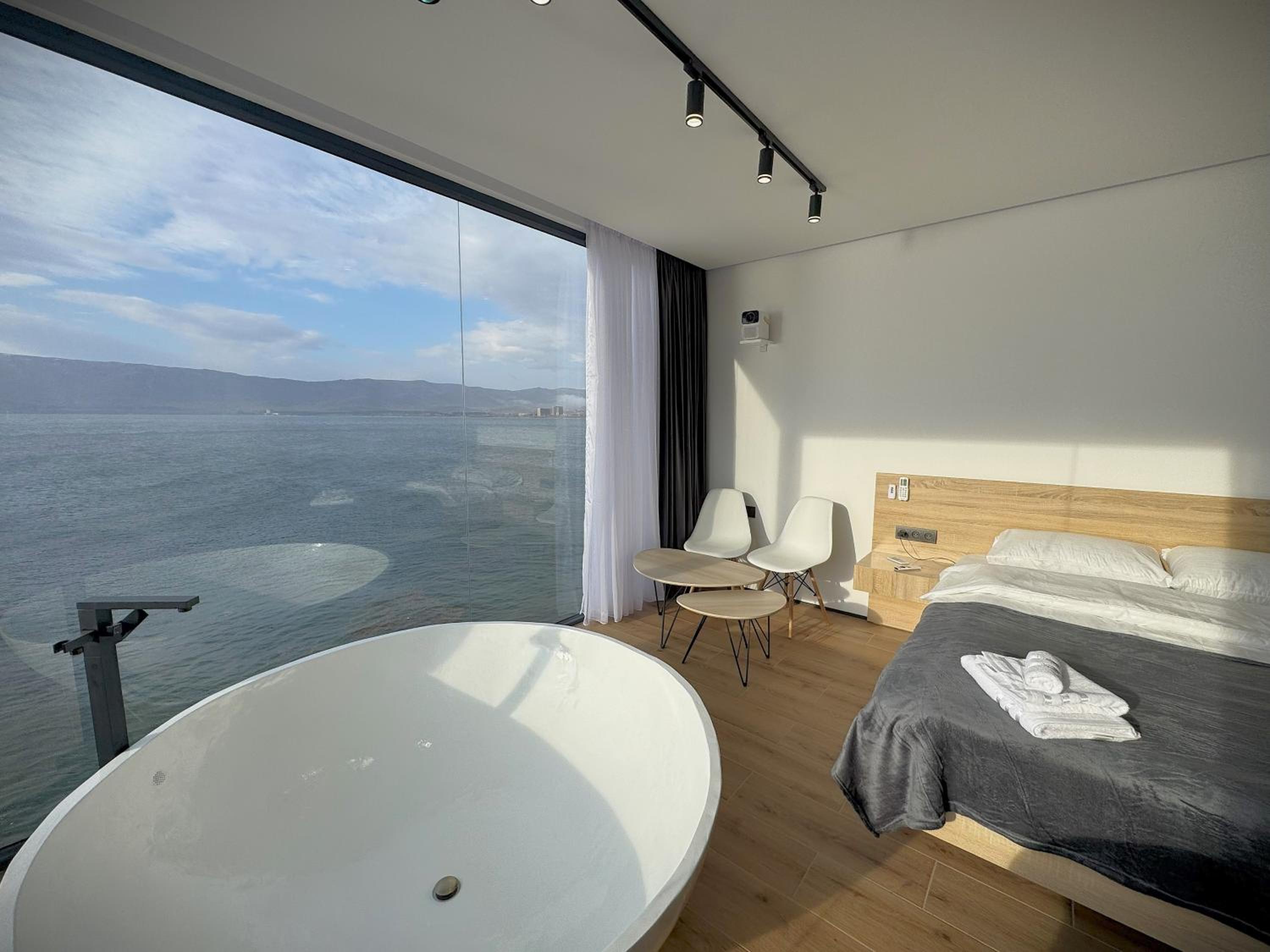 Selmidis Diamond - Luxury View Cottage & Sauna