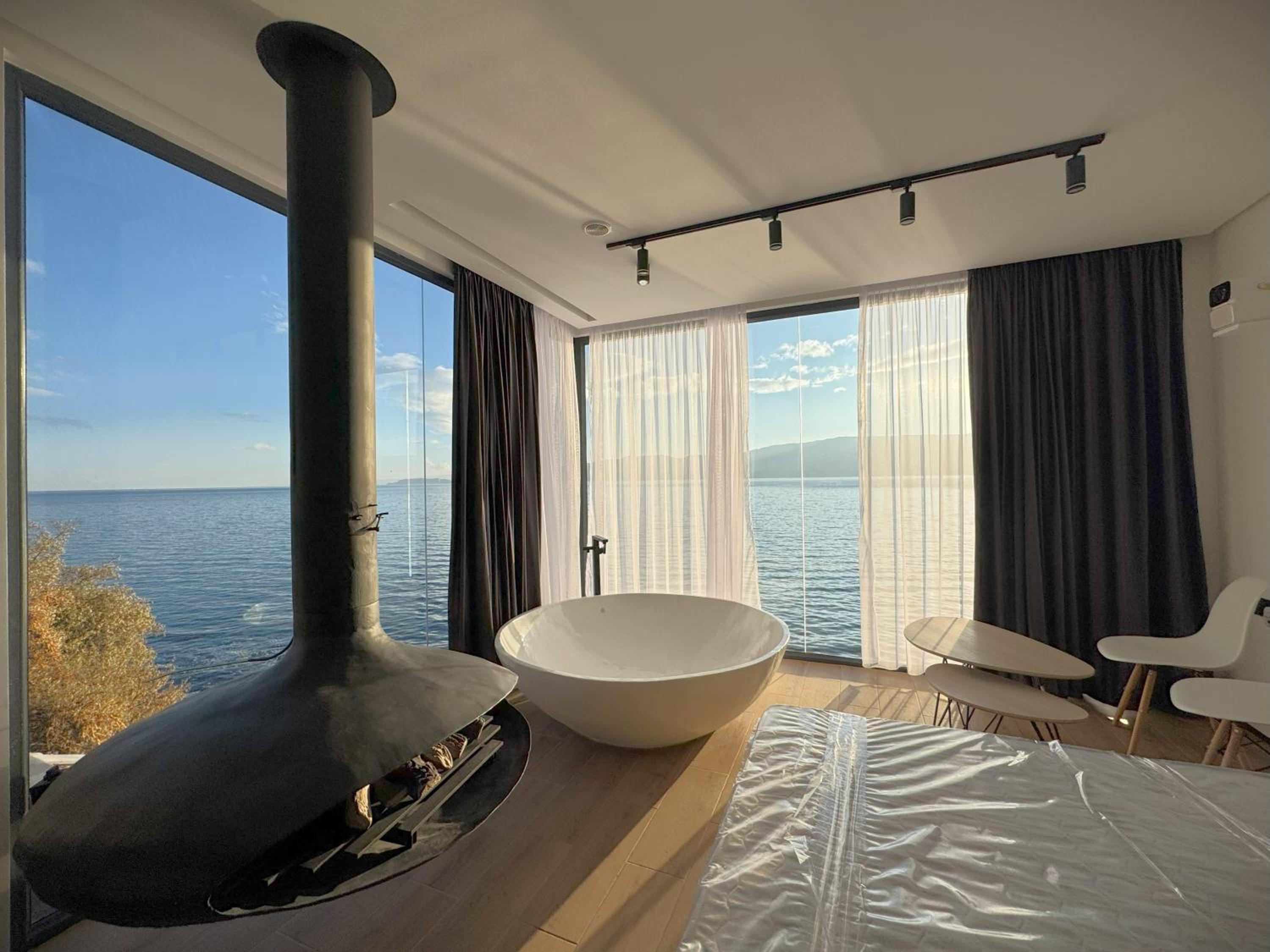 Selmidis Diamond - Luxury View Cottage & Sauna