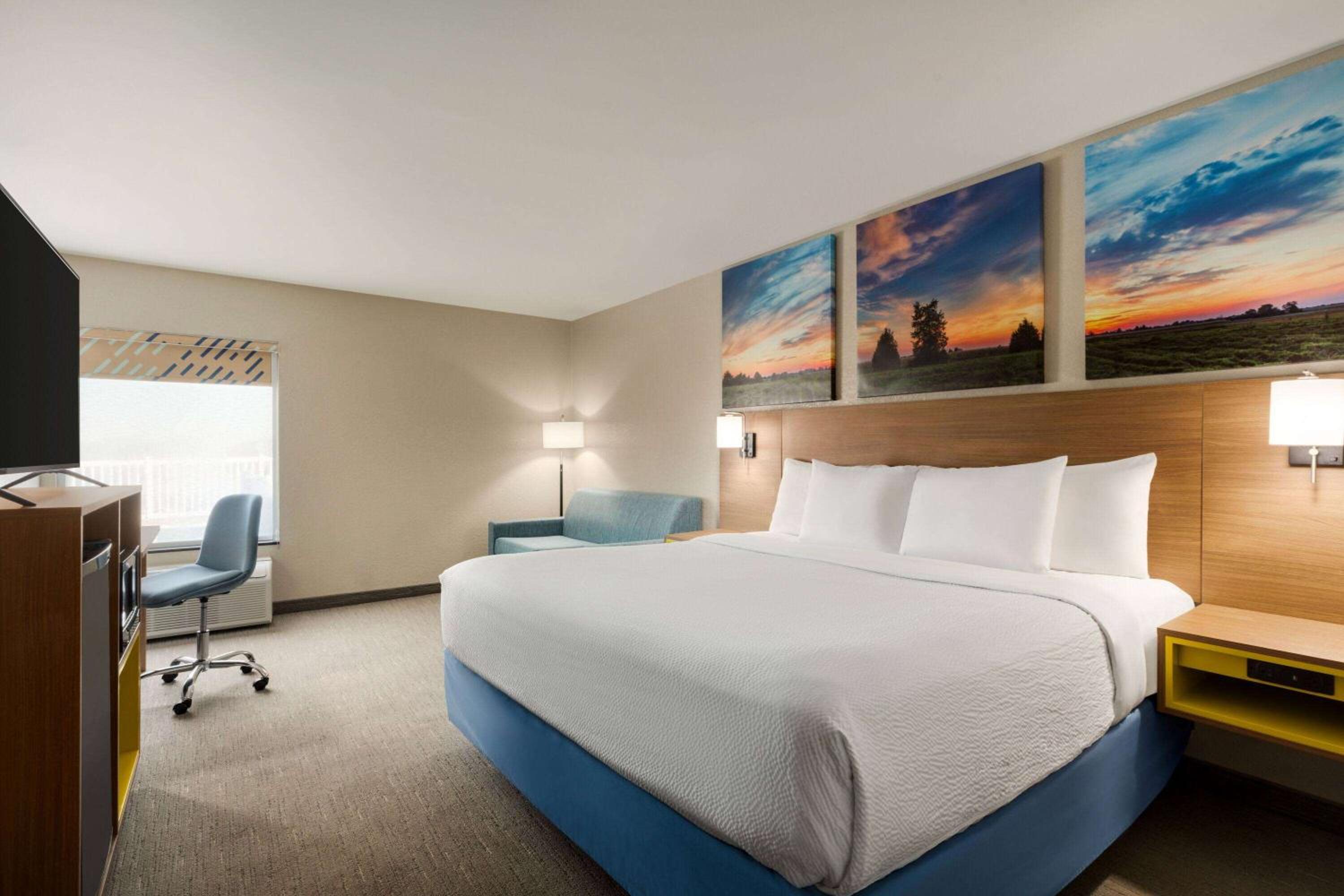 Days Inn by Wyndham Hillsboro