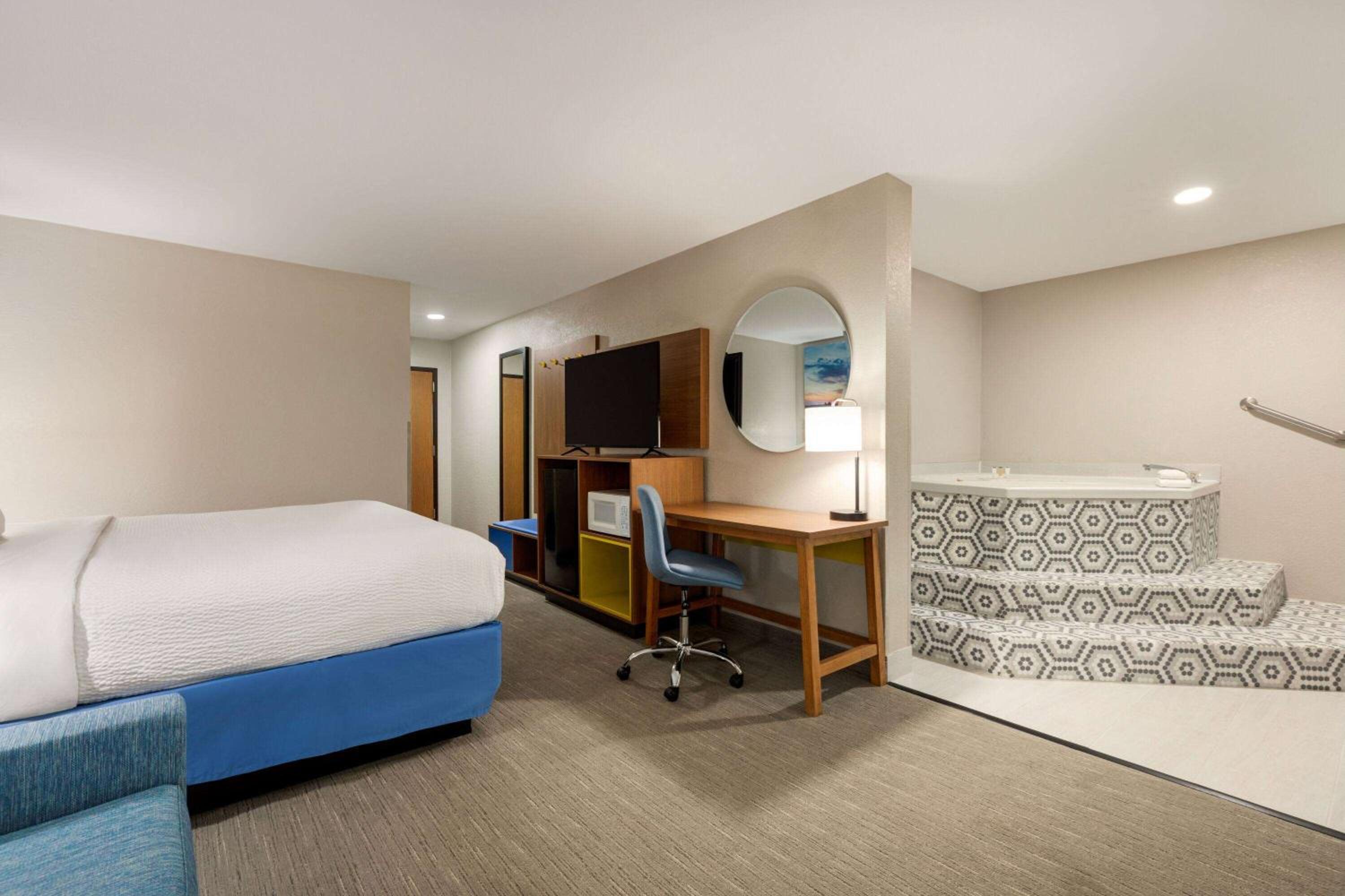 Days Inn by Wyndham Hillsboro
