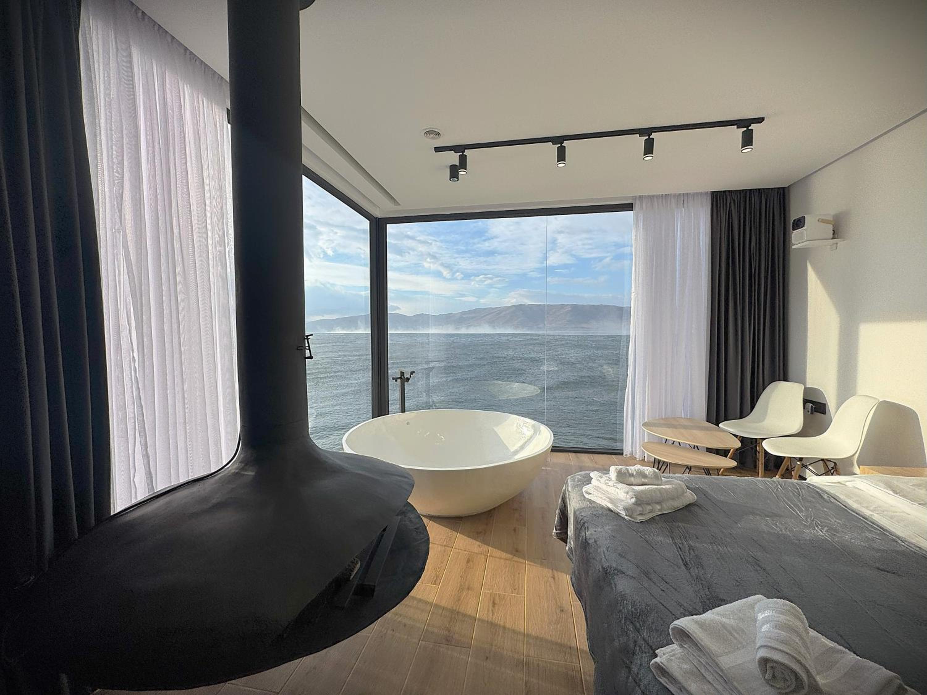 Selmidis Diamond - Luxury View Cottage & Sauna