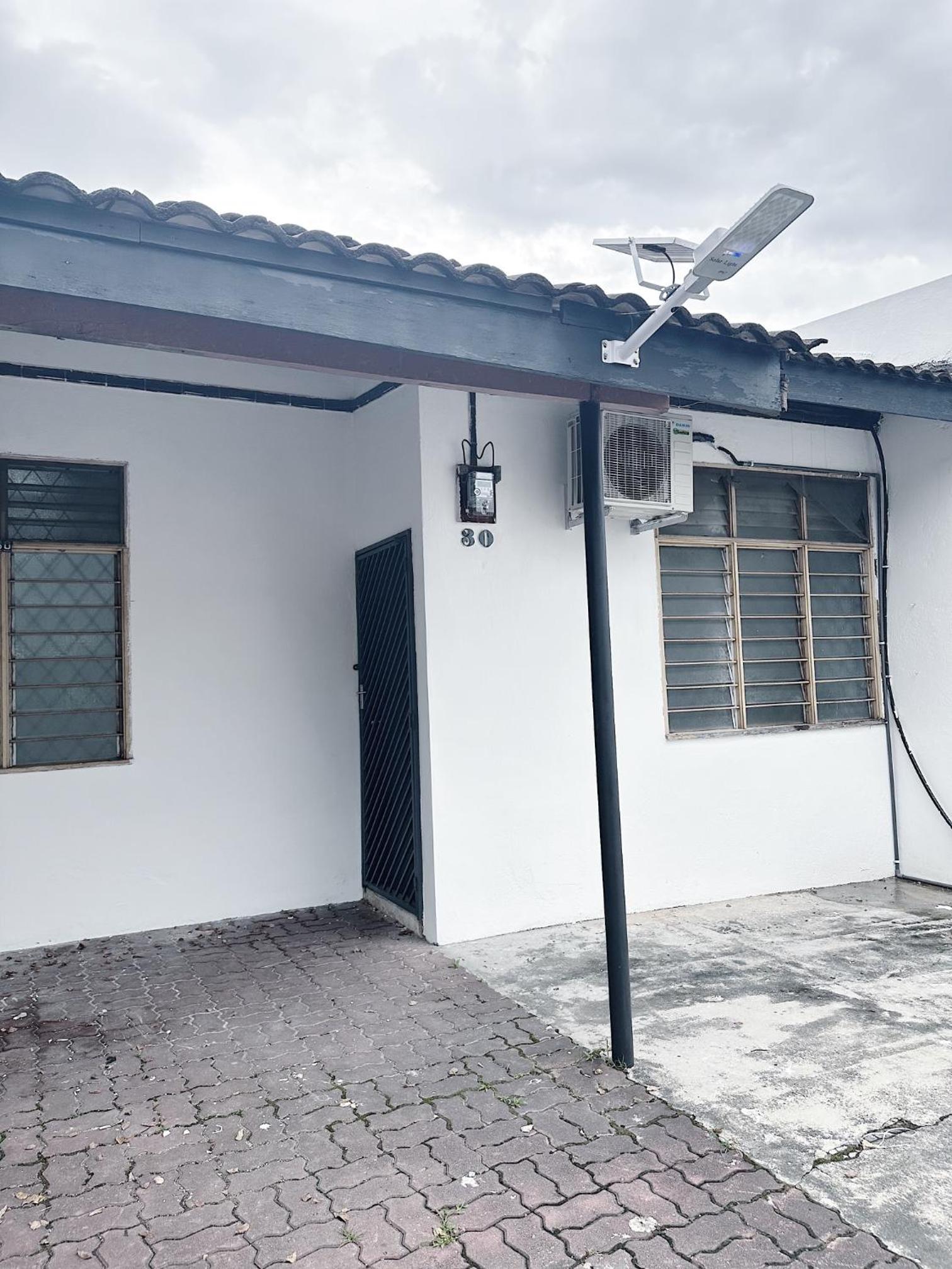 Selesa Jaya Landed 2BR Home #Bukit Indah #Tuas #Aeon photo 2