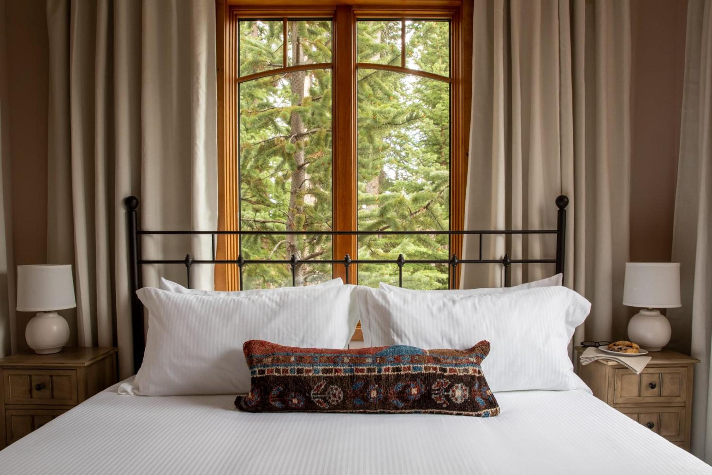 Zendo by AvantStay Serene Mountain Abode w Hot Tub Views