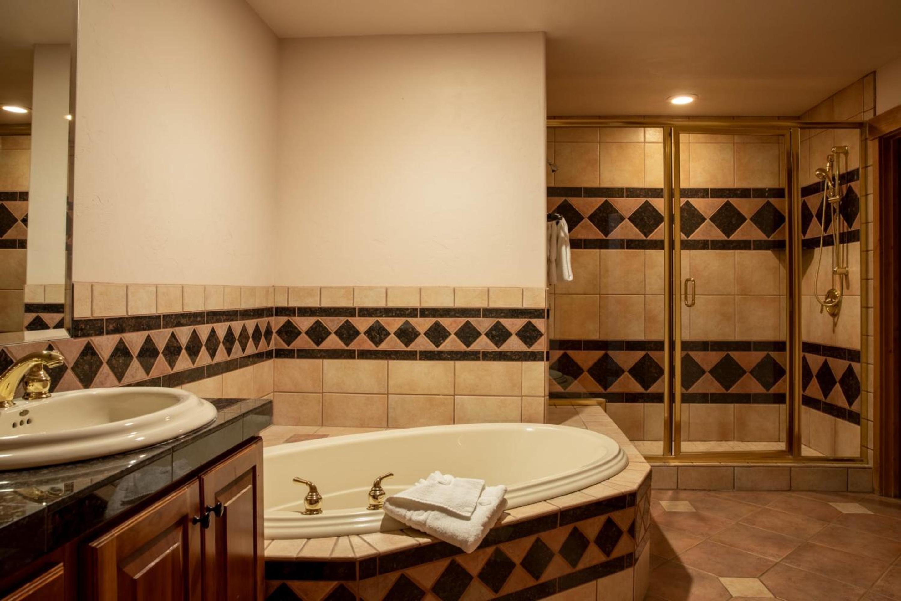 Zendo by AvantStay Serene Mountain Abode w Hot Tub Views