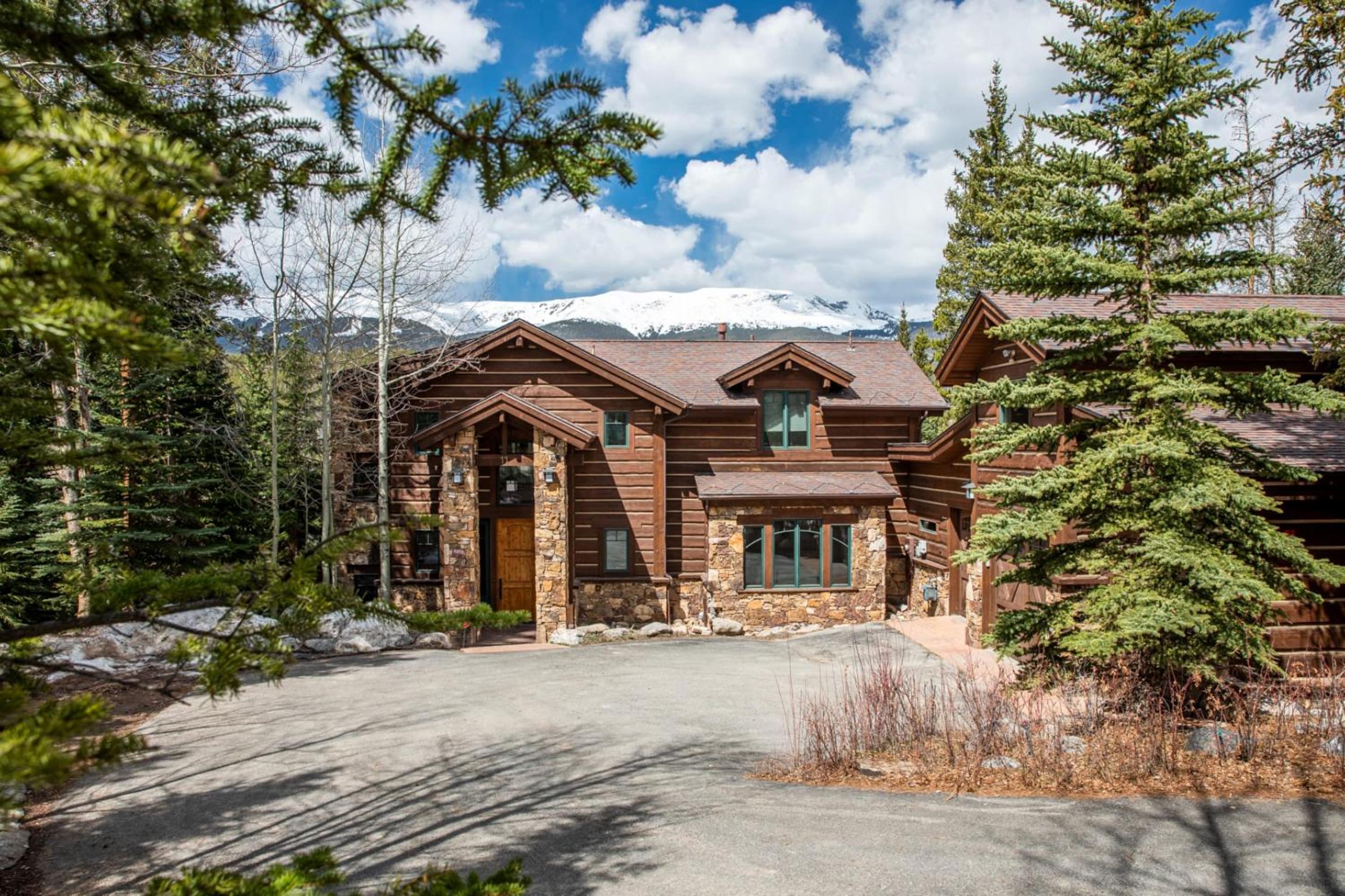 Zendo by AvantStay Serene Mountain Abode w Hot Tub Views