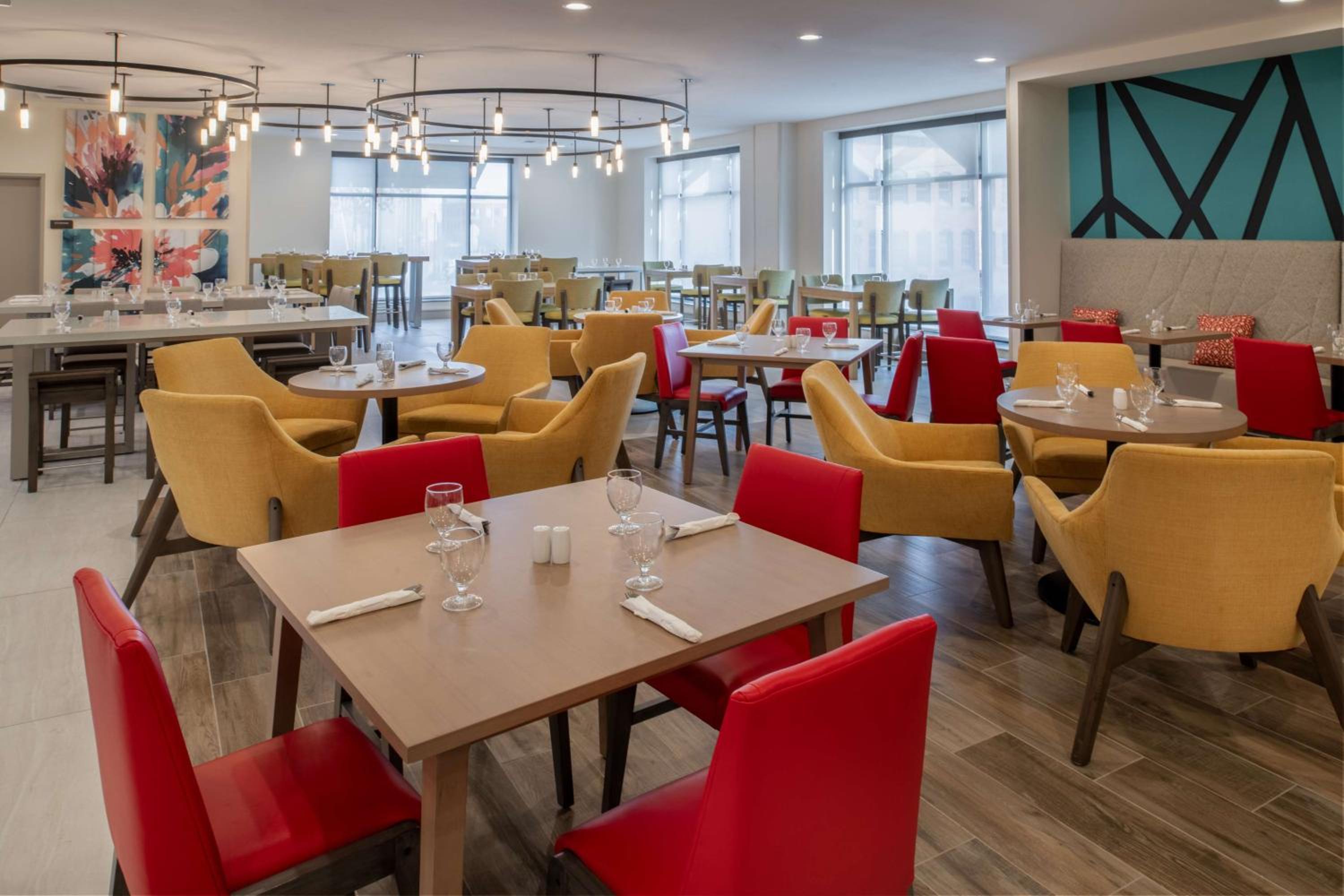 Hilton Garden Inn Tacoma Downtown - Property Image 3