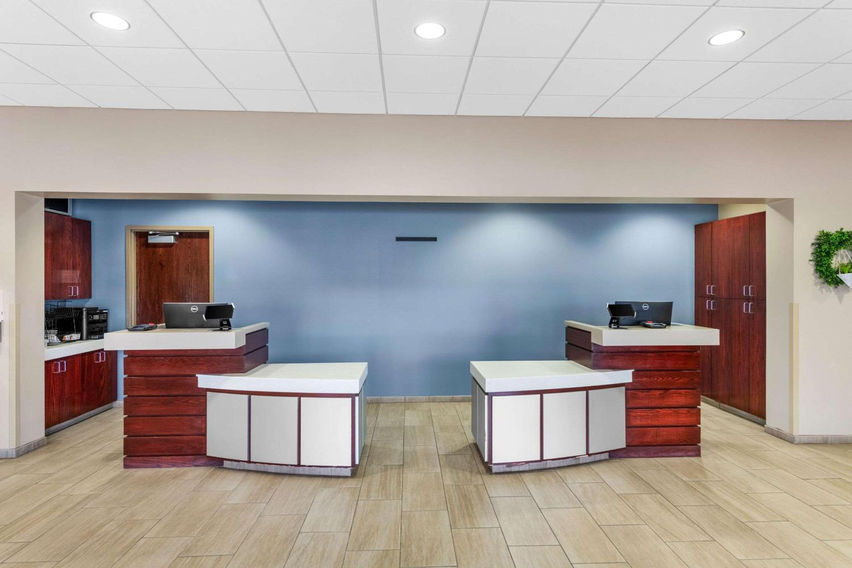 Quality Inn & Suites Columbus view 3