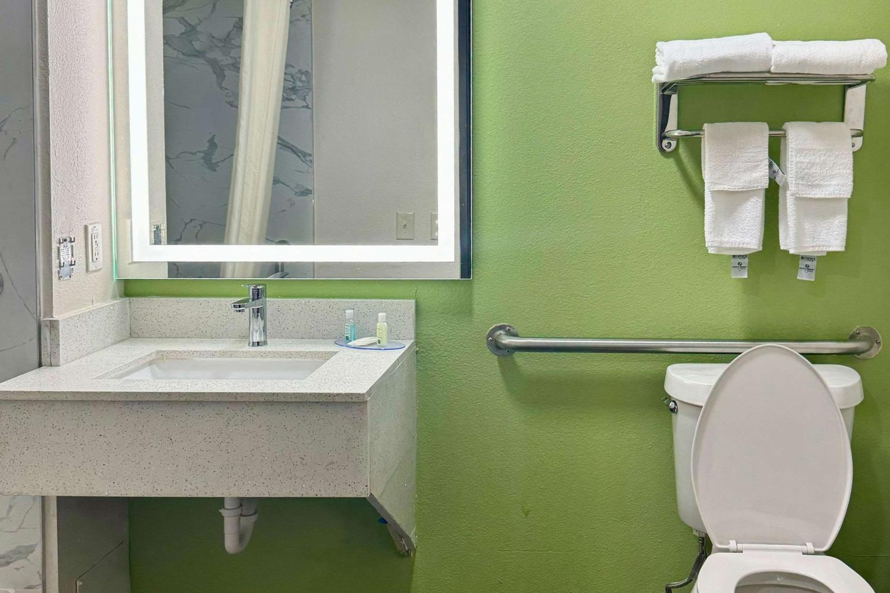 Lake Charles Vacations - Quality Inn - Property Image 4