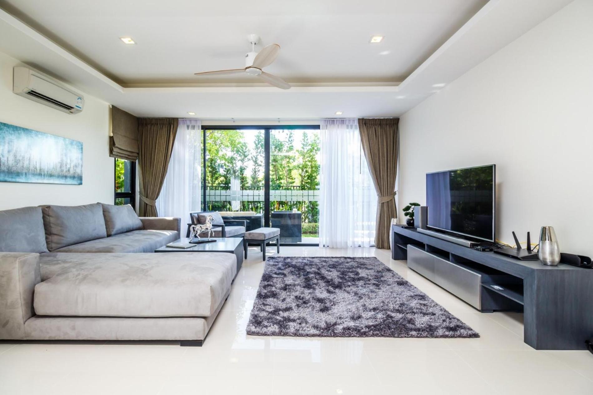 Laguna Park Villa with rooftop pool by Lofty