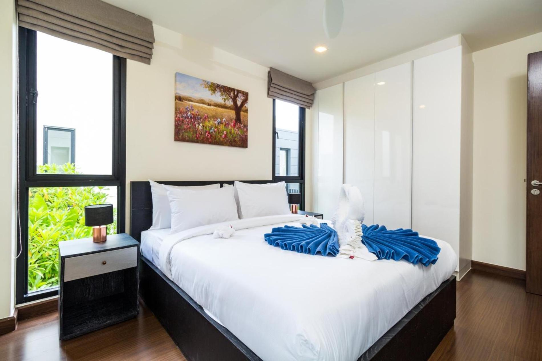 Laguna Park Villa with rooftop pool by Lofty