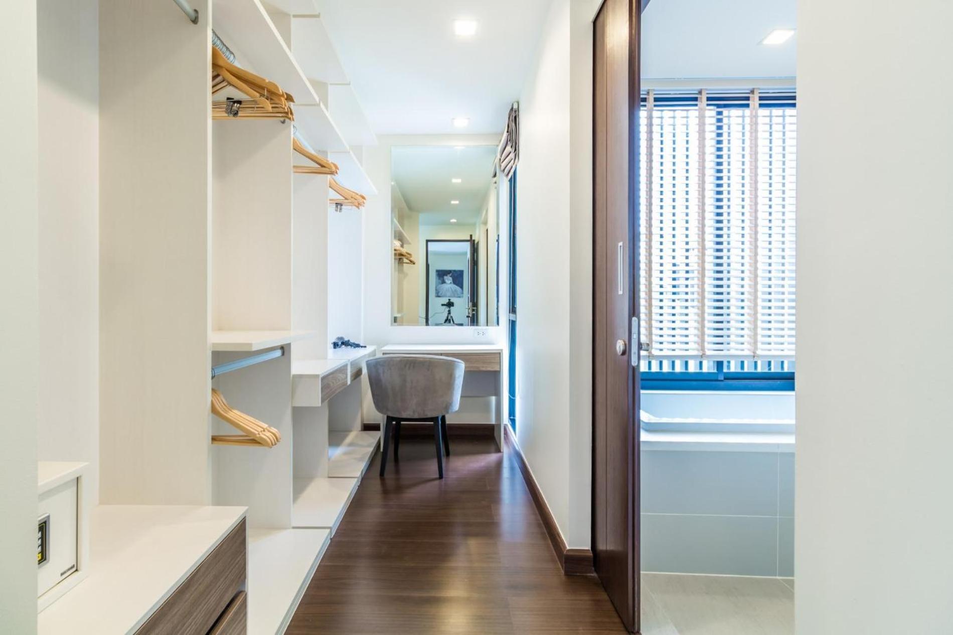 Laguna Park Villa with rooftop pool by Lofty
