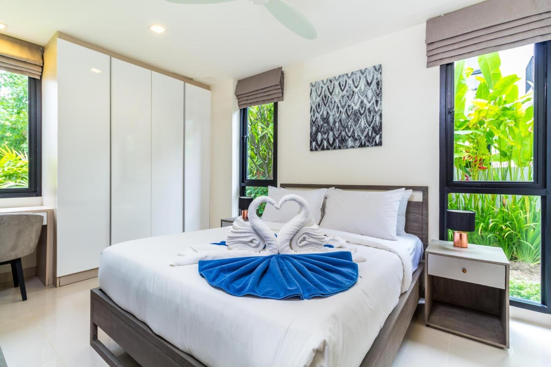Laguna Park Villa with rooftop pool by Lofty