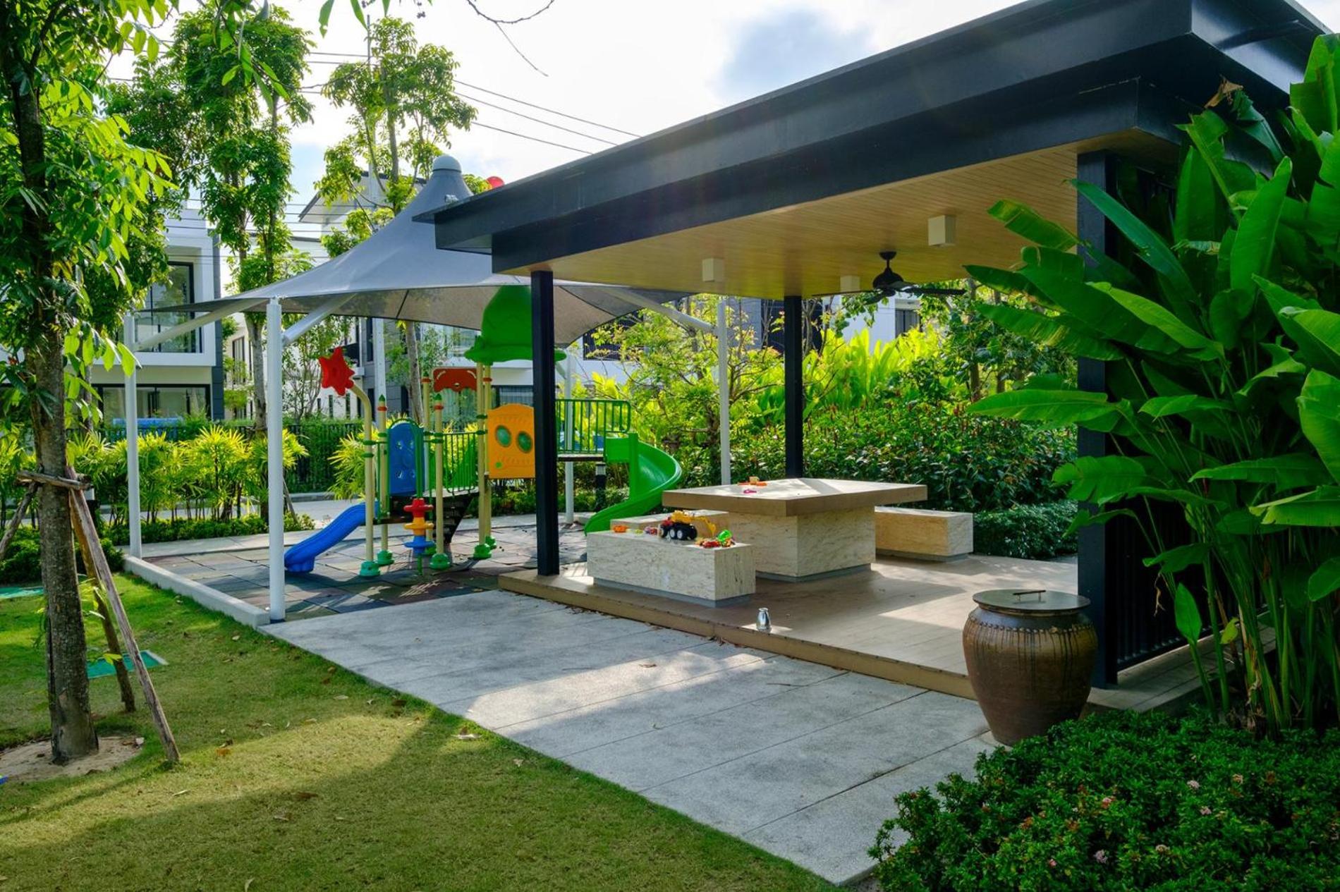 Laguna Park Villa with rooftop pool by Lofty