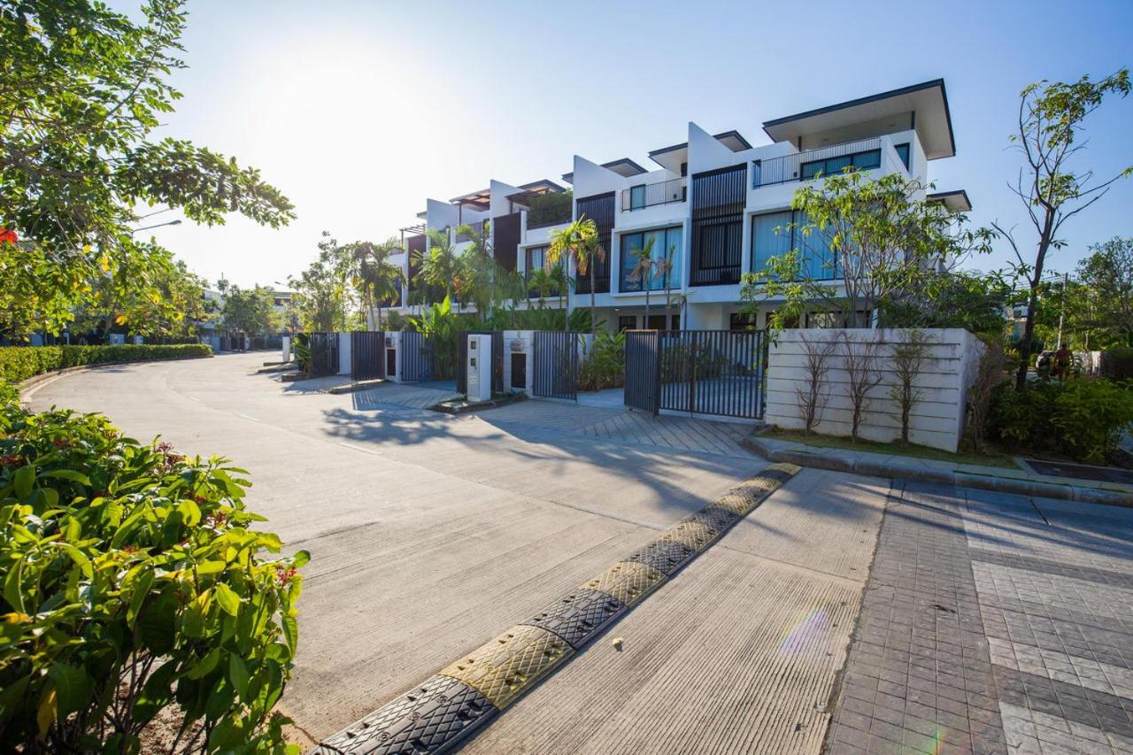 Laguna Park Villa with rooftop pool by Lofty